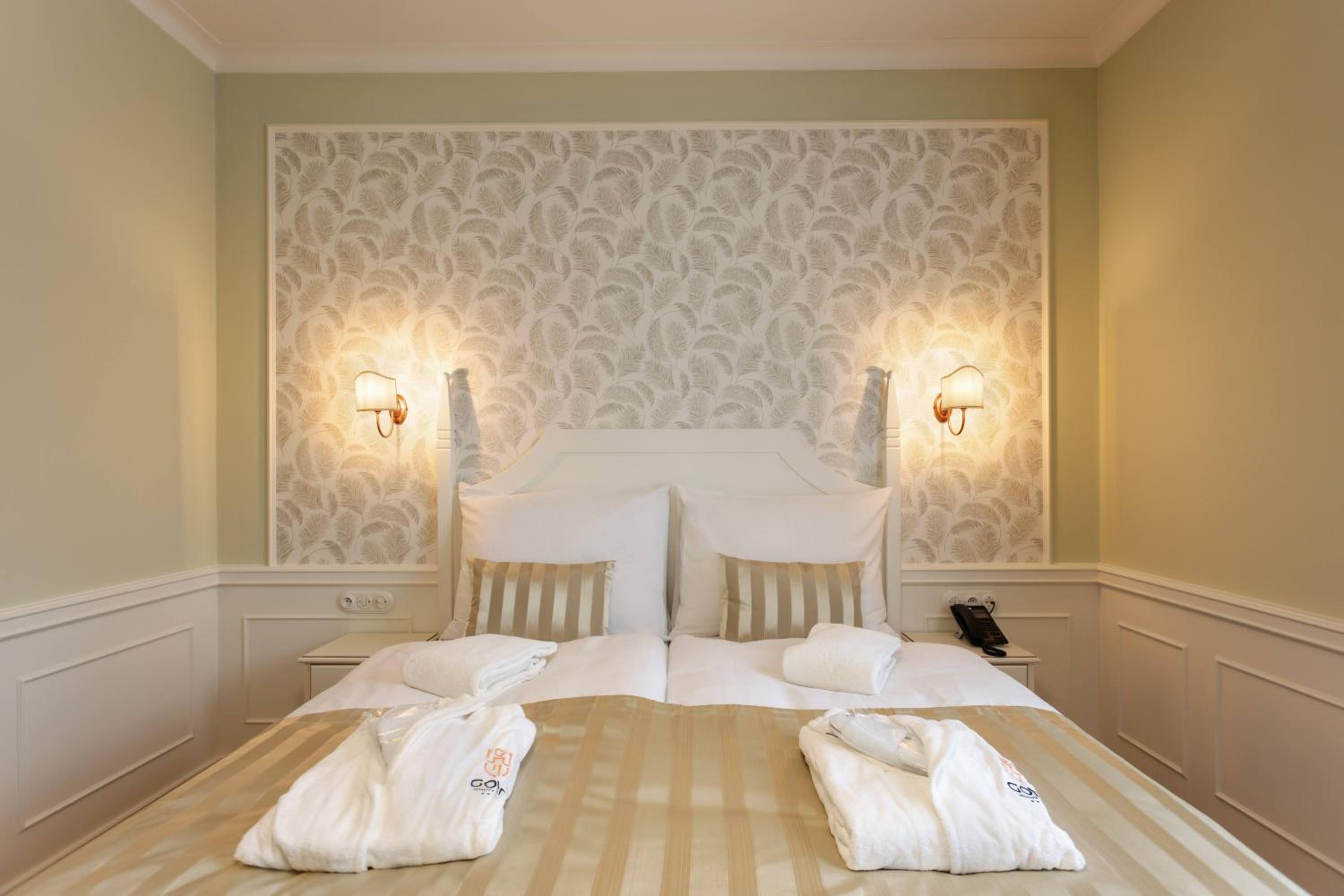 Double or Twin Room photo 3