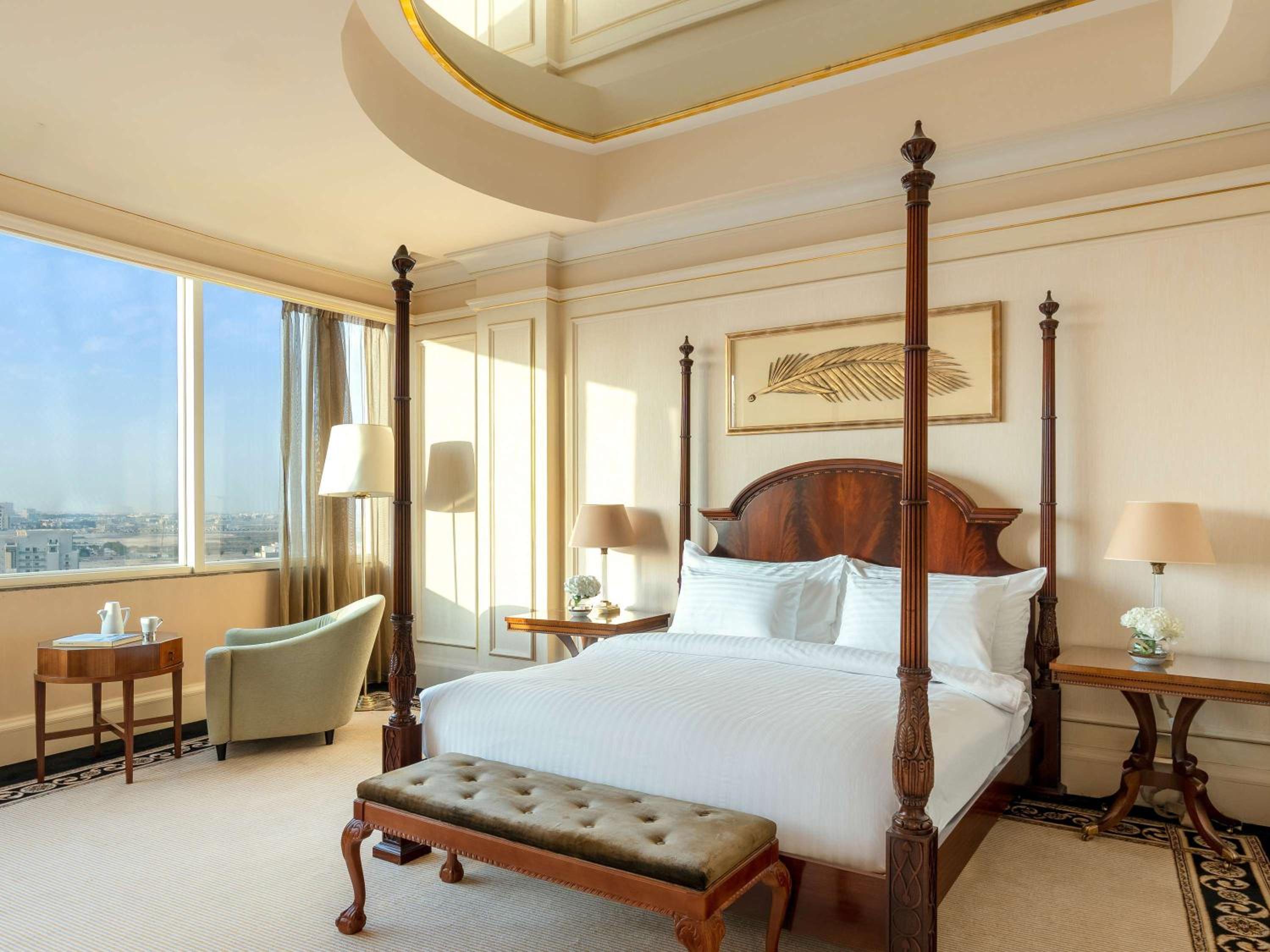 Premium King Room - Photo 2