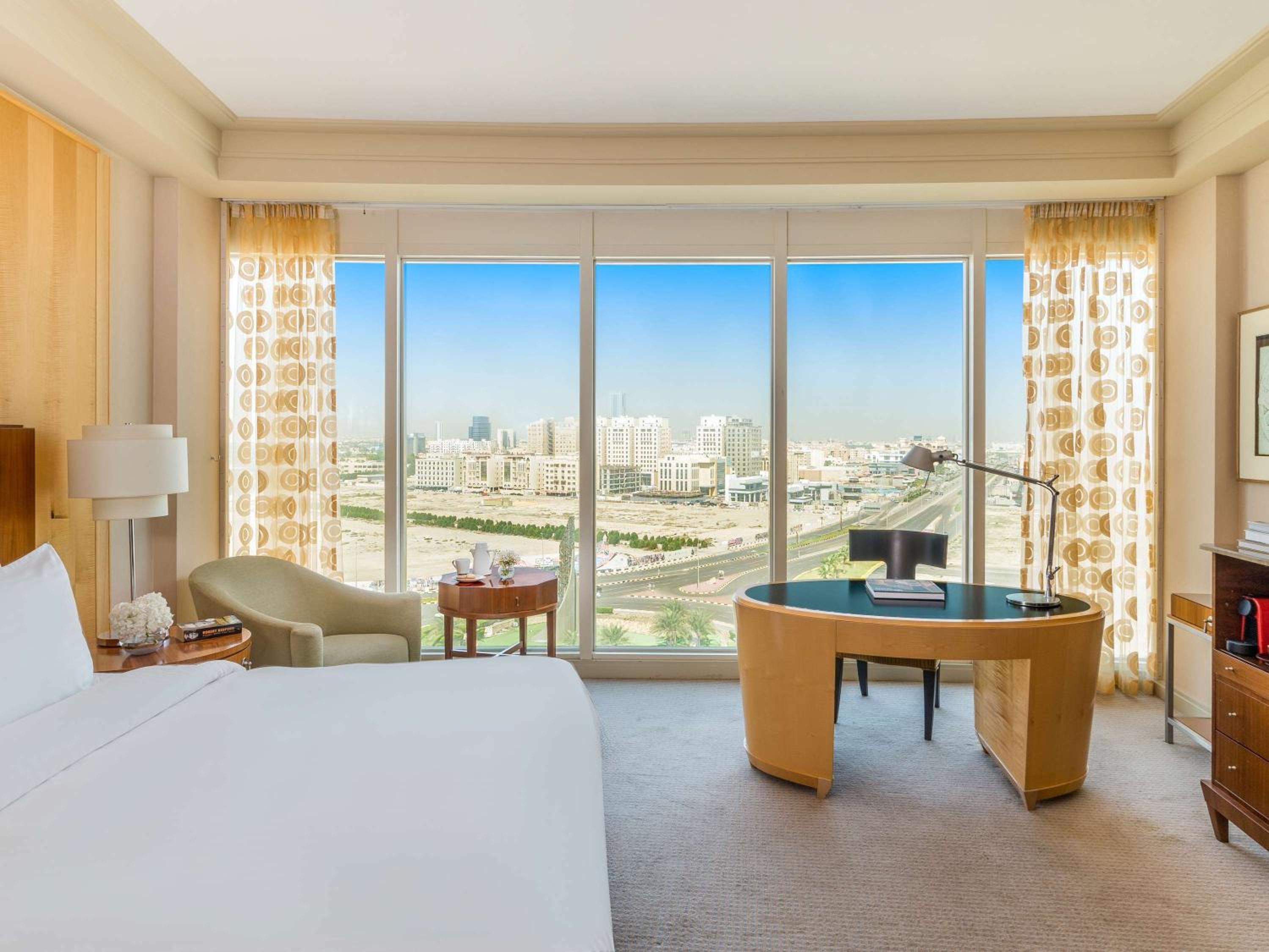 Deluxe King Room - Photo 5
