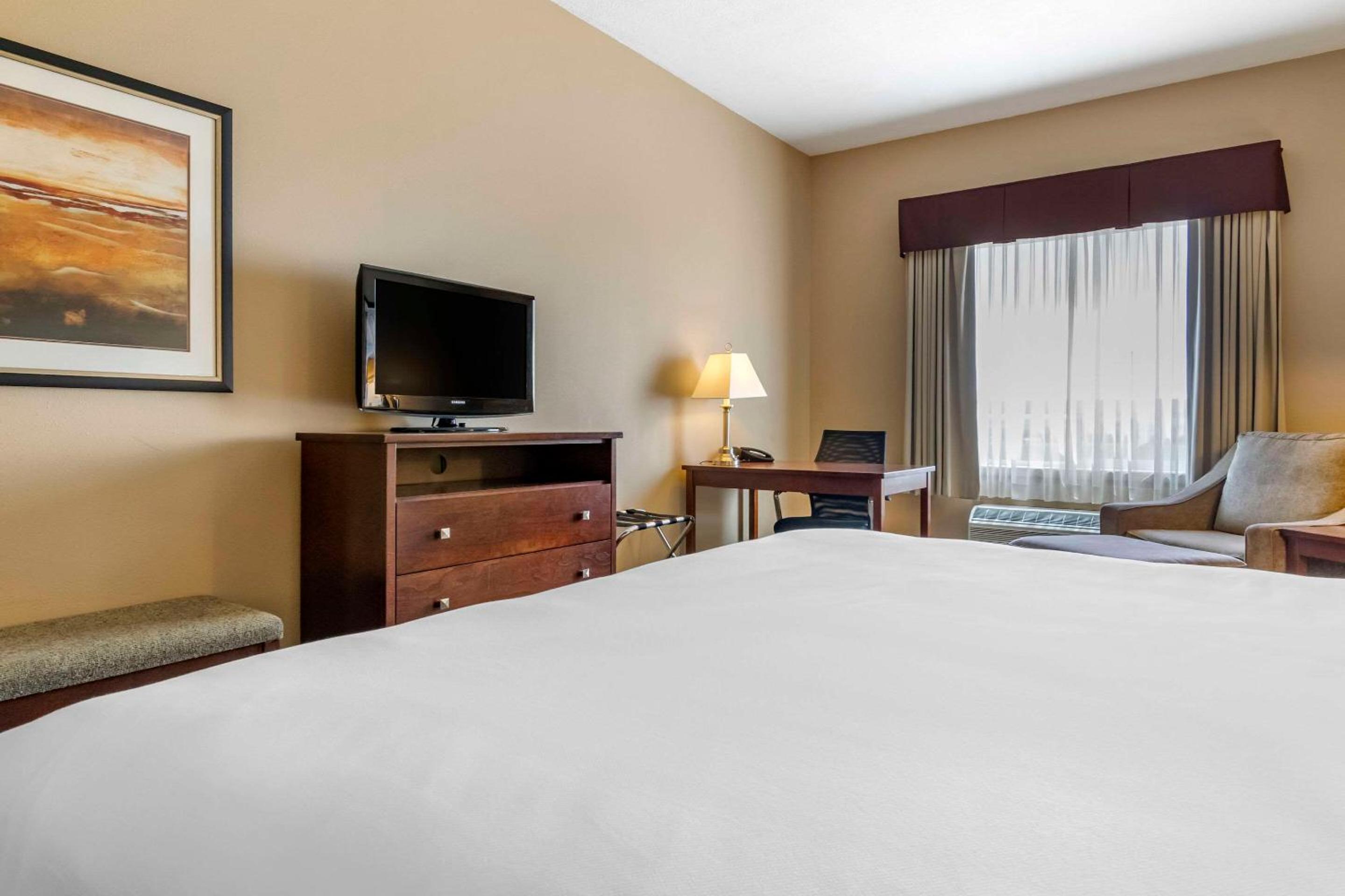 Standard King Room - Non-Smoking  photo 1