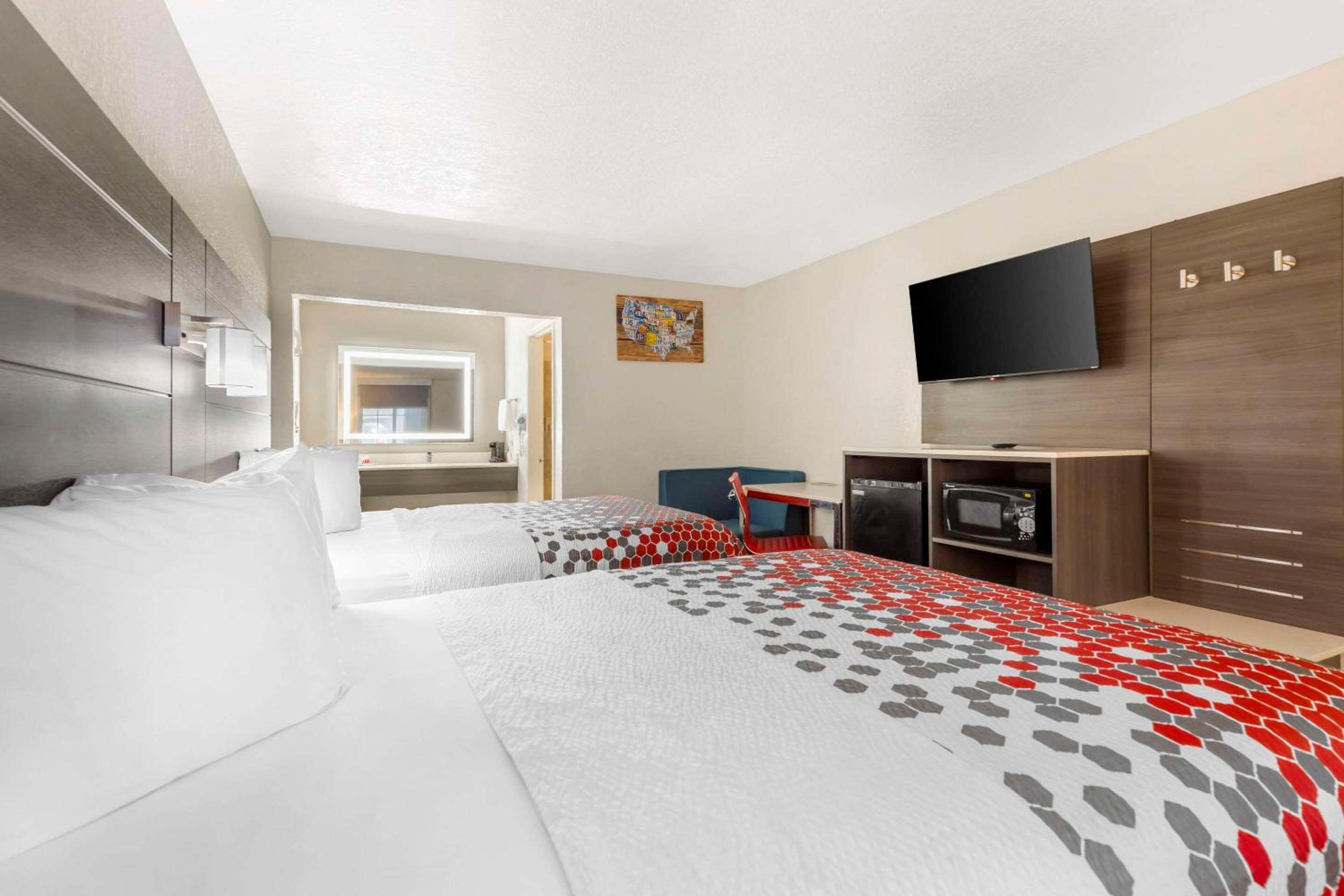 Queen Room with Two Queen Beds - Smoking