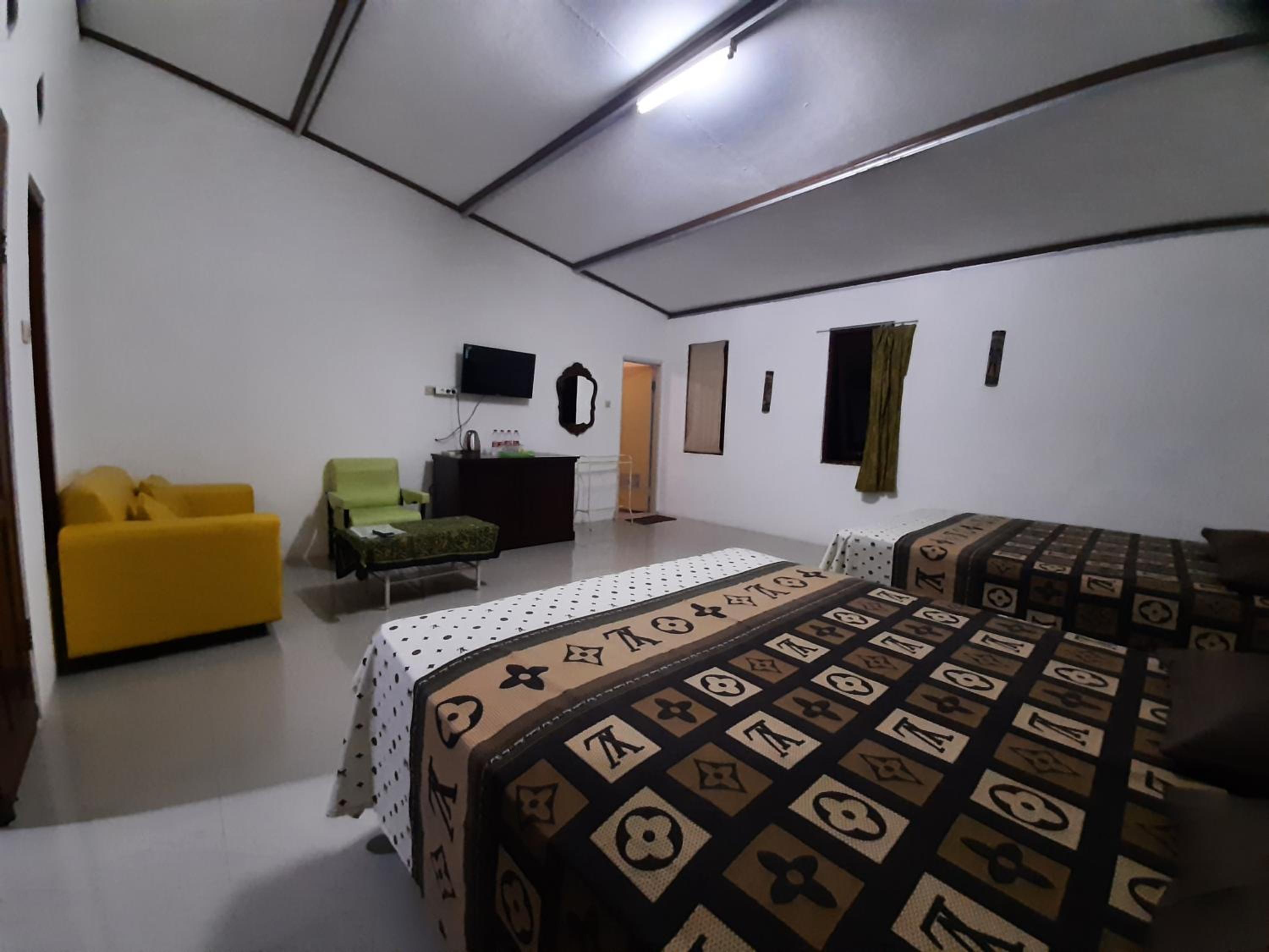 Family Room - Photo 9