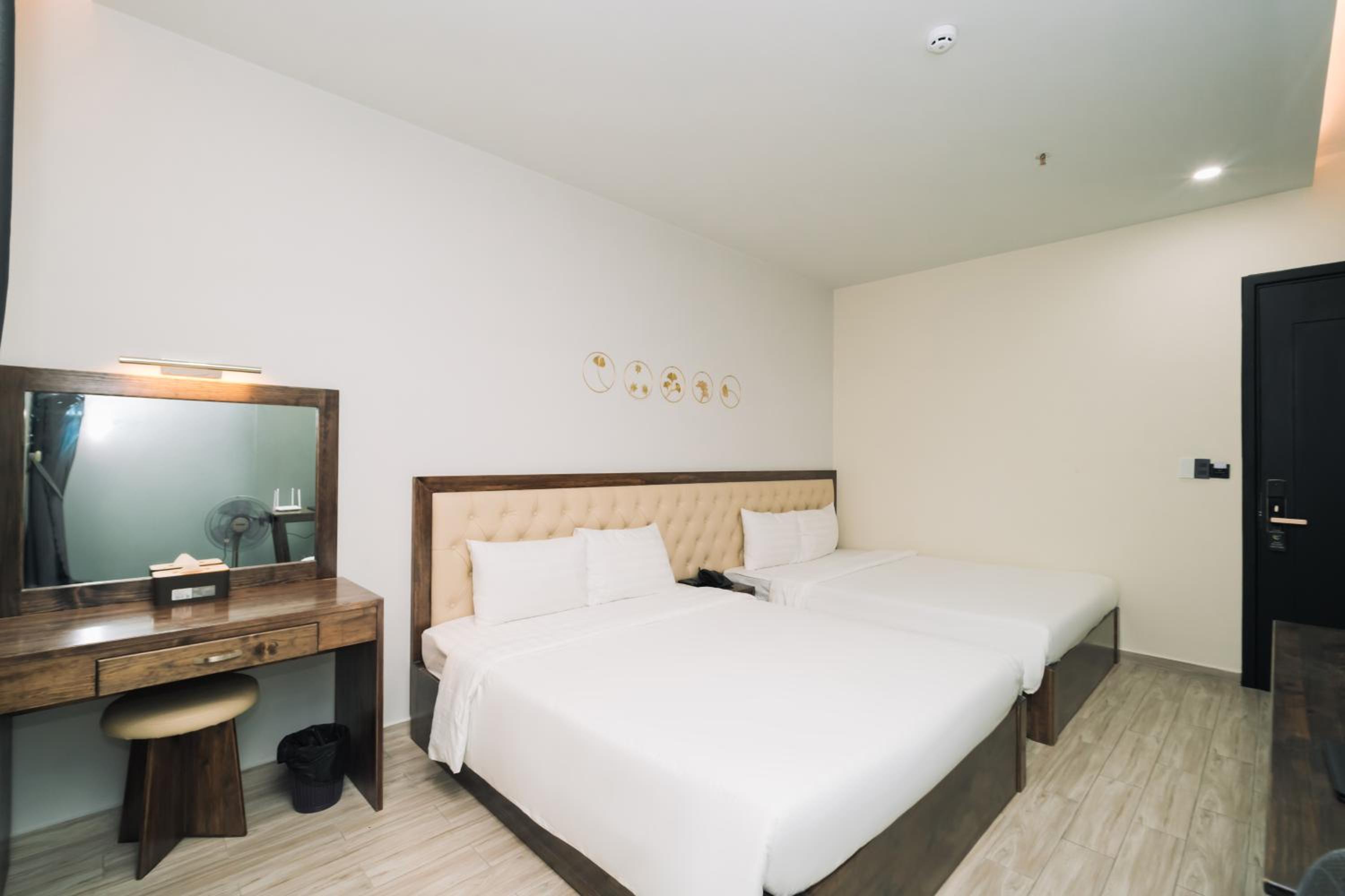 Deluxe Twin Room photo 3