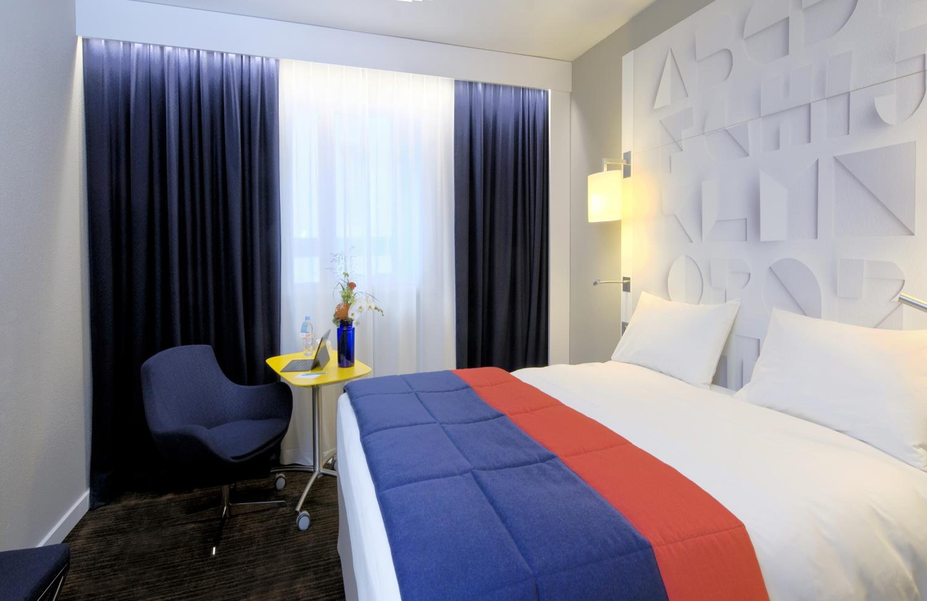 Standard Twin Room - Photo 4
