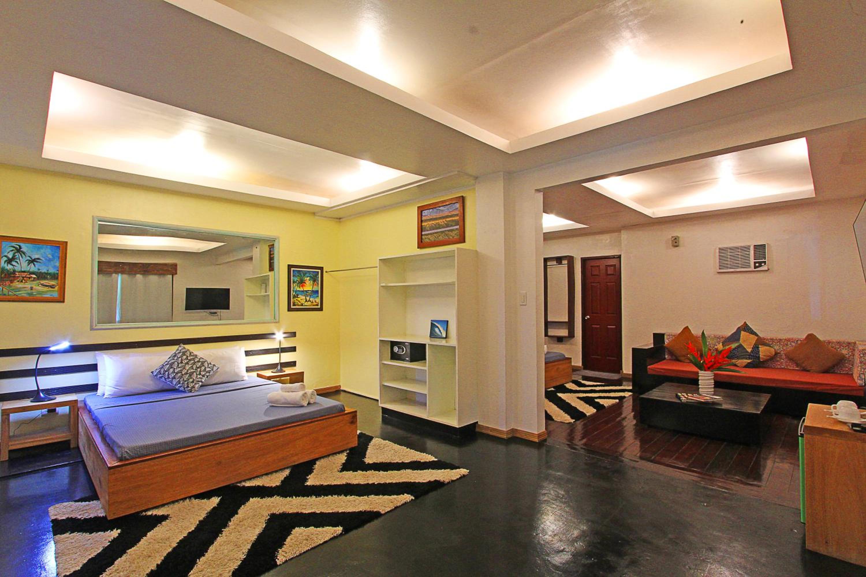 Deluxe Family Room with Free Use of Golf Course photo 1