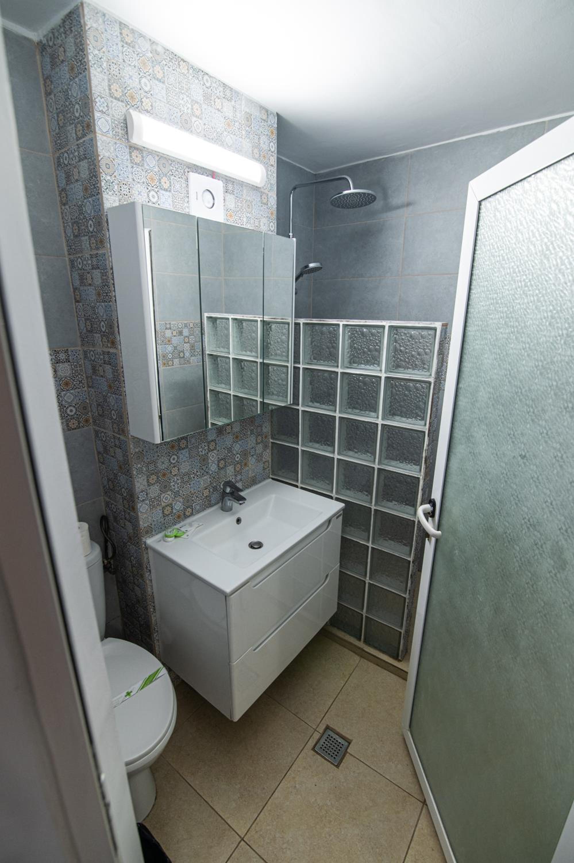 Family Room - Photo 11