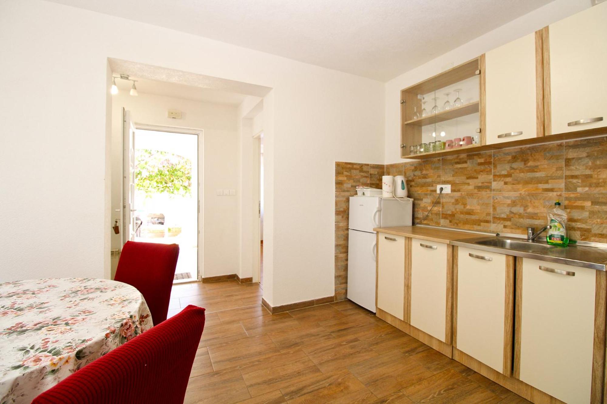 Apartment photo 2