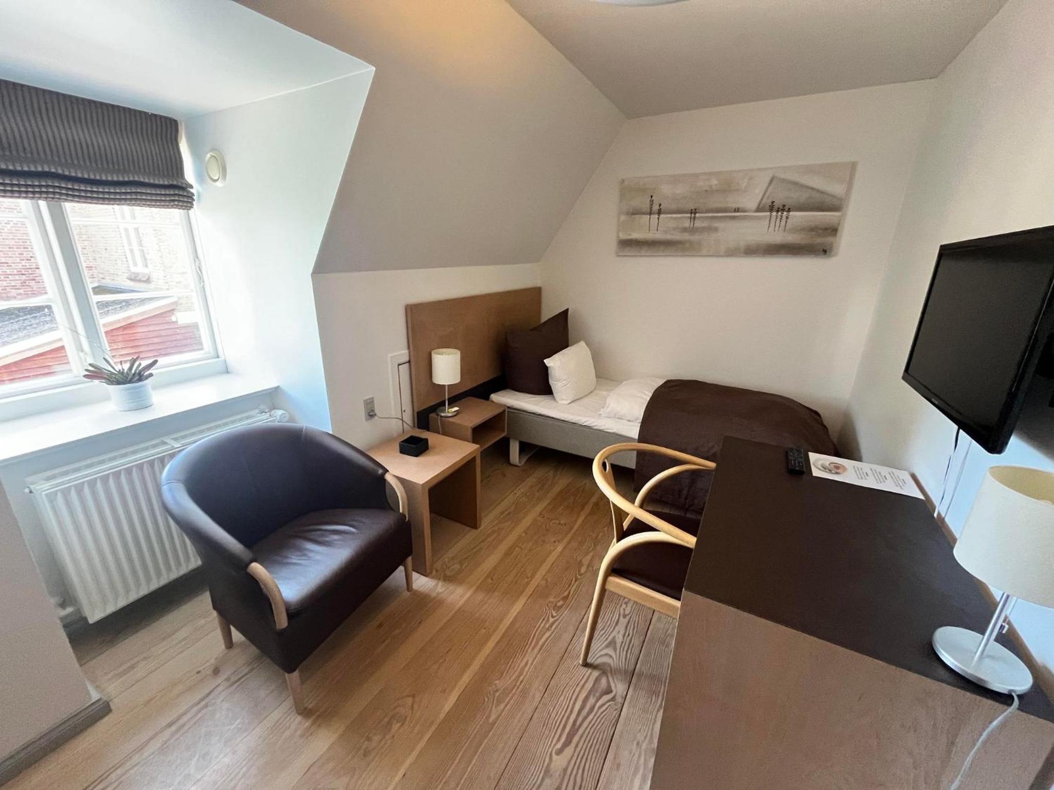 Business Single Room