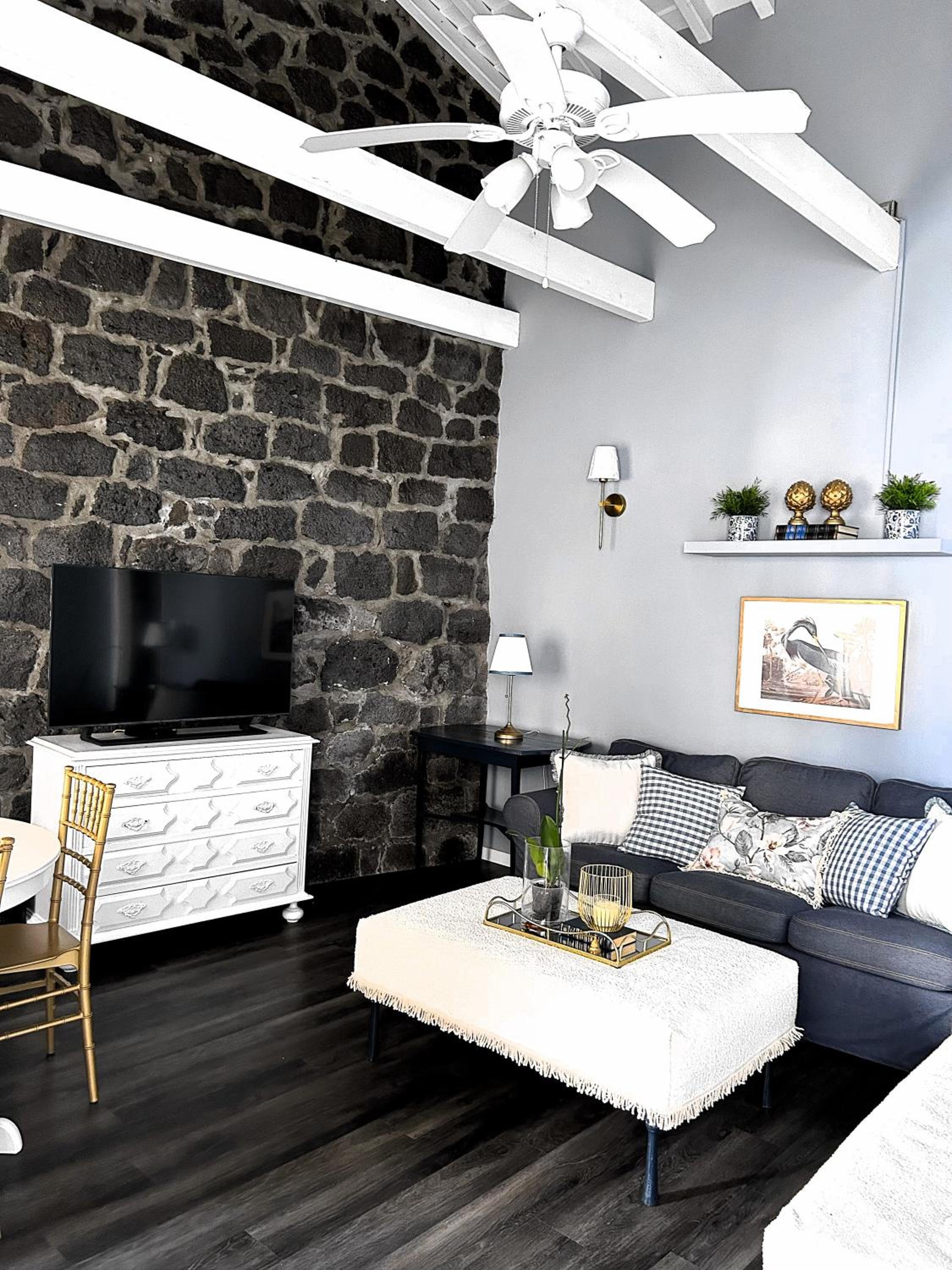 One-Bedroom House photo 1