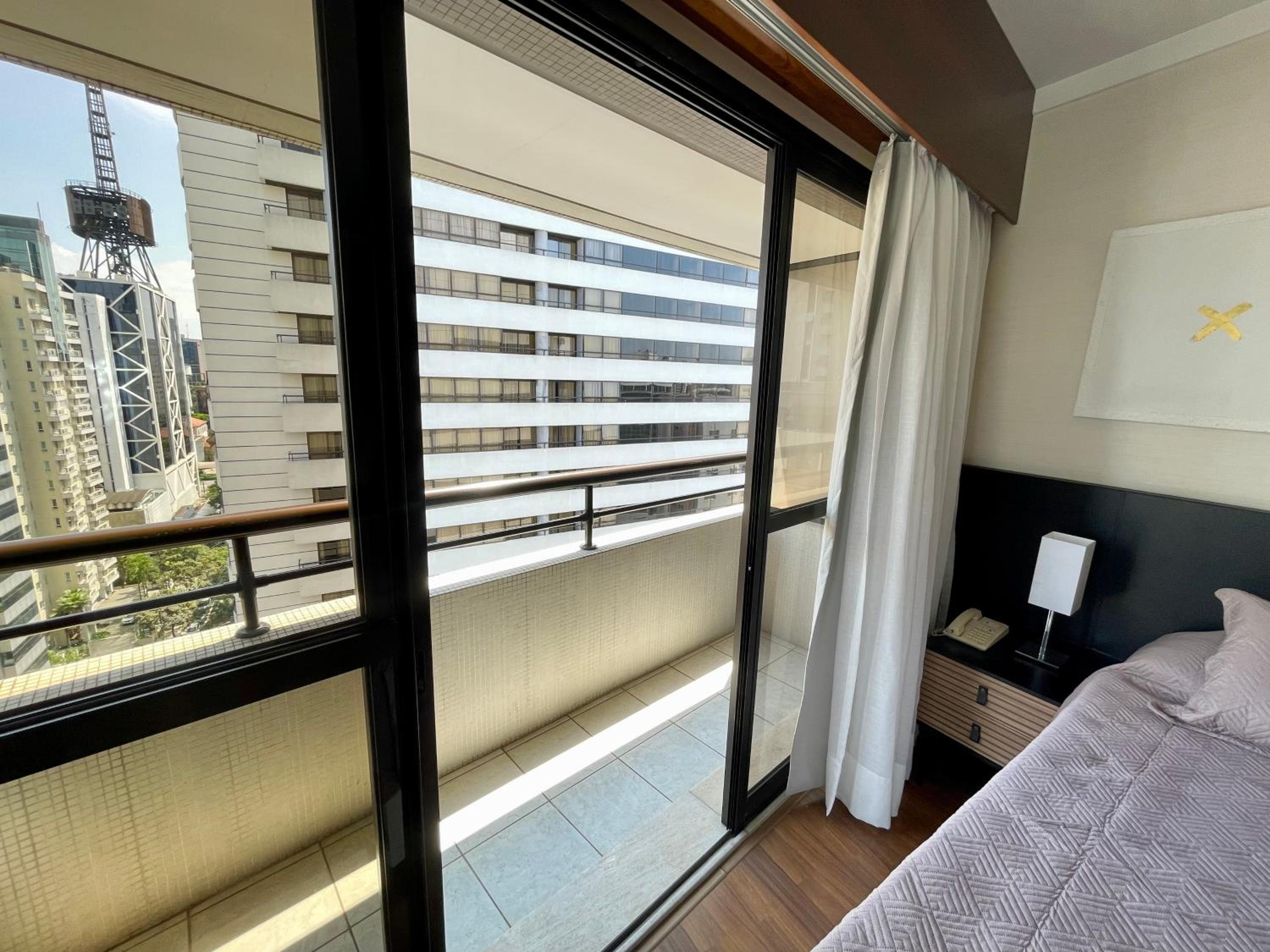 Apartment with Balcony - Photo 3