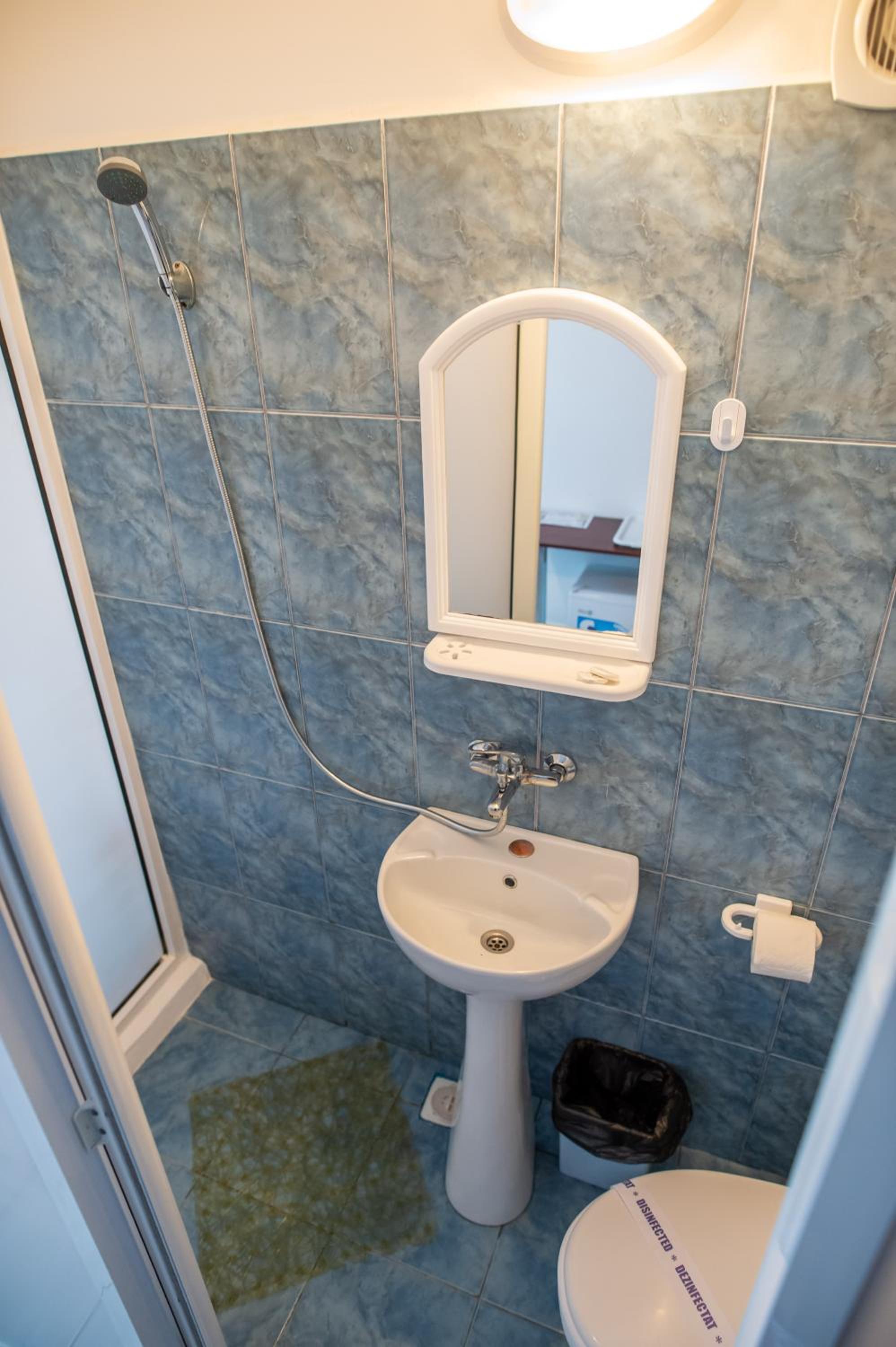 Double Room - Photo 12
