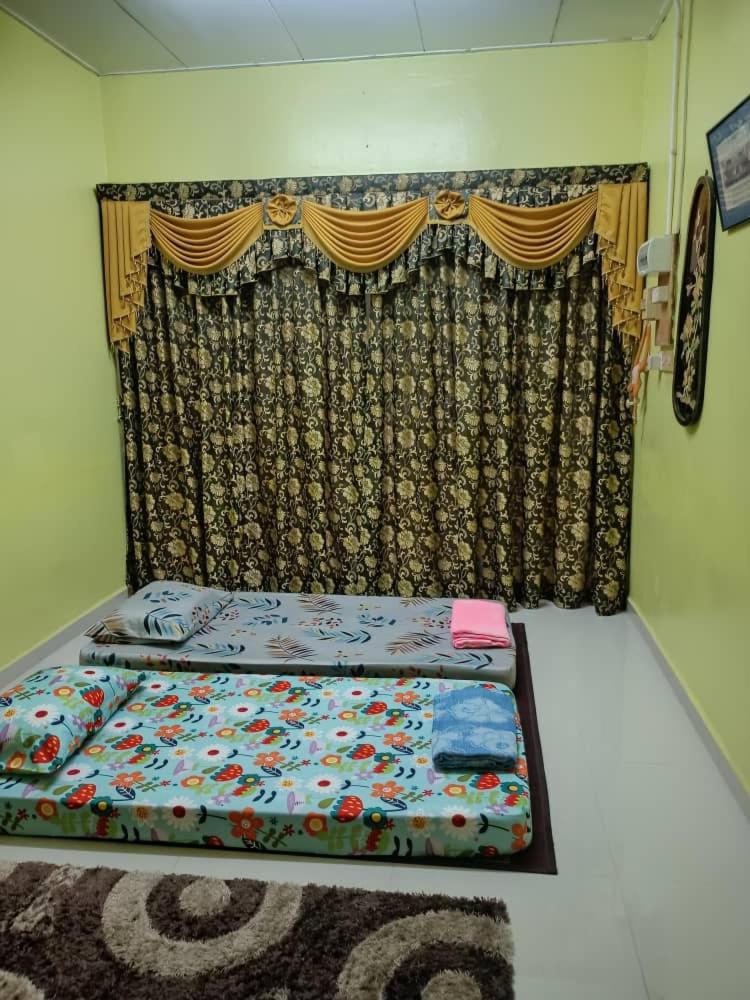 Three-Bedroom House photo 2