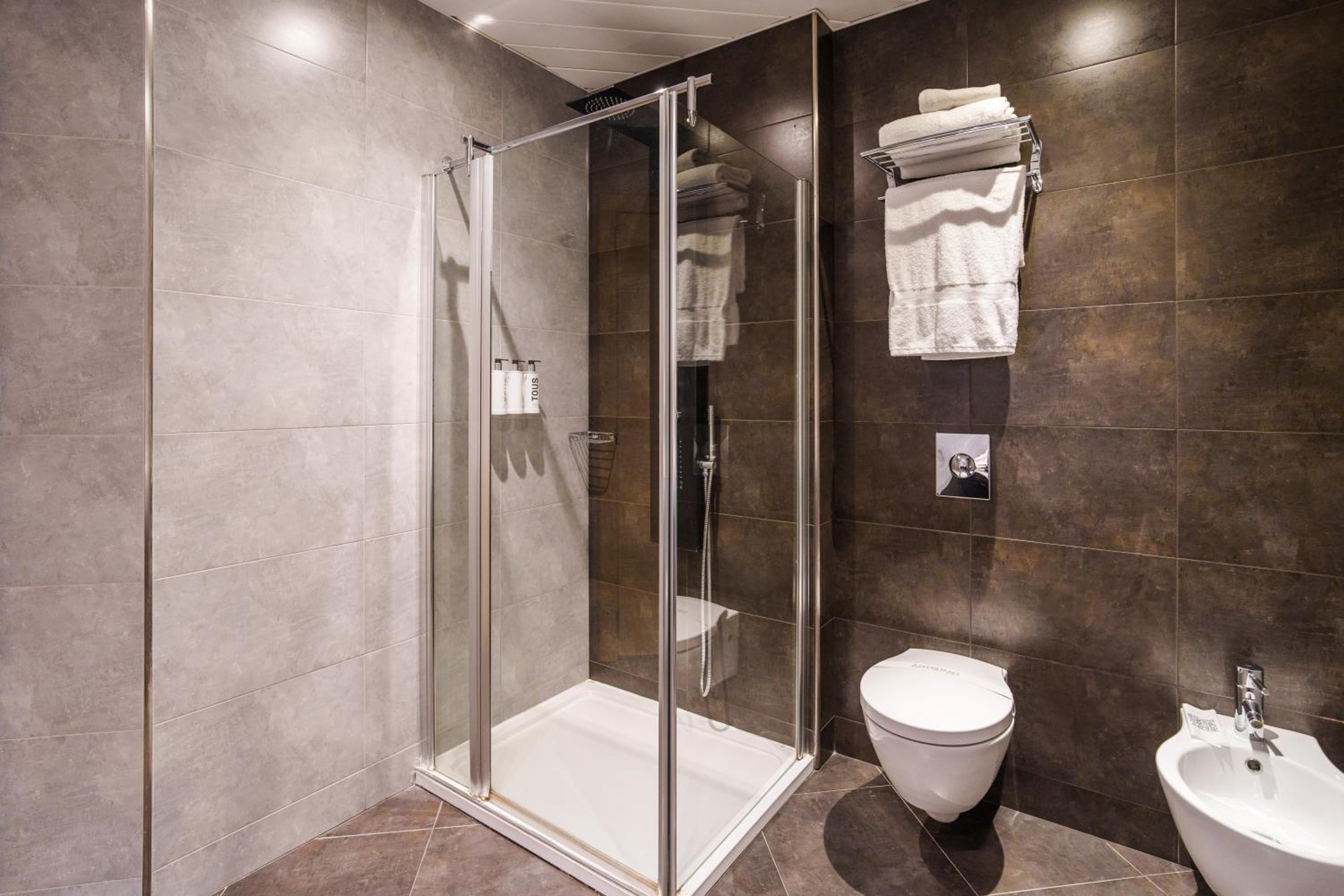 Double Room - Photo 13