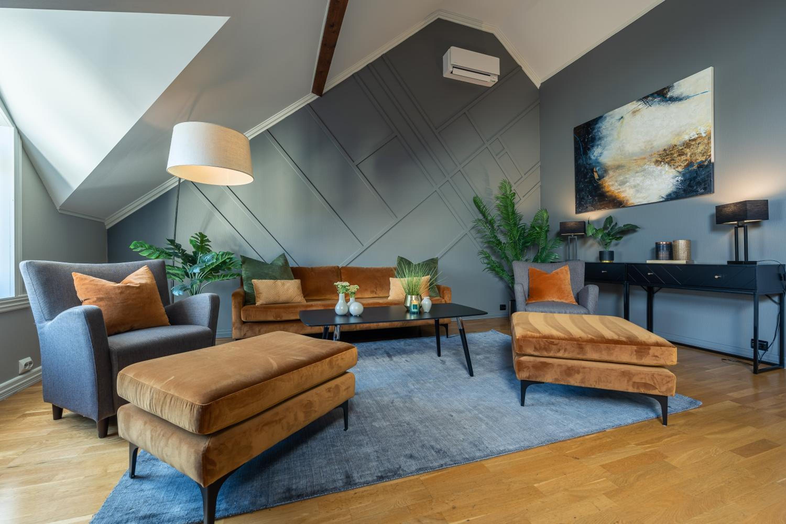 Three-Bedroom Deluxe Apartment