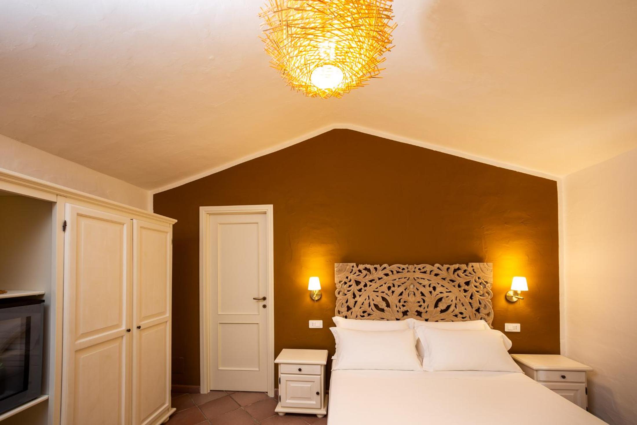 Standard Double Room - Photo 26
