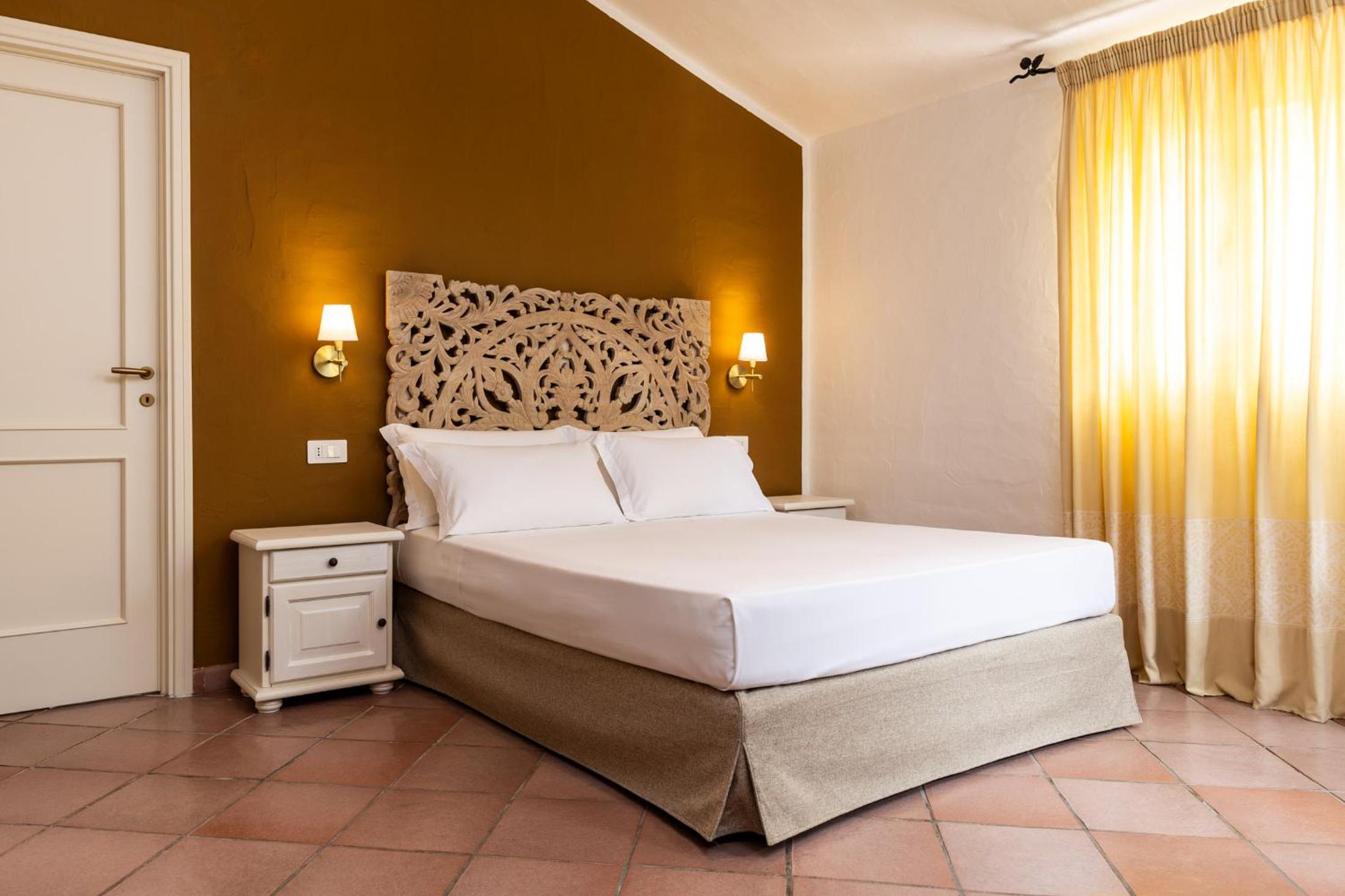 Standard Double Room - Photo 17