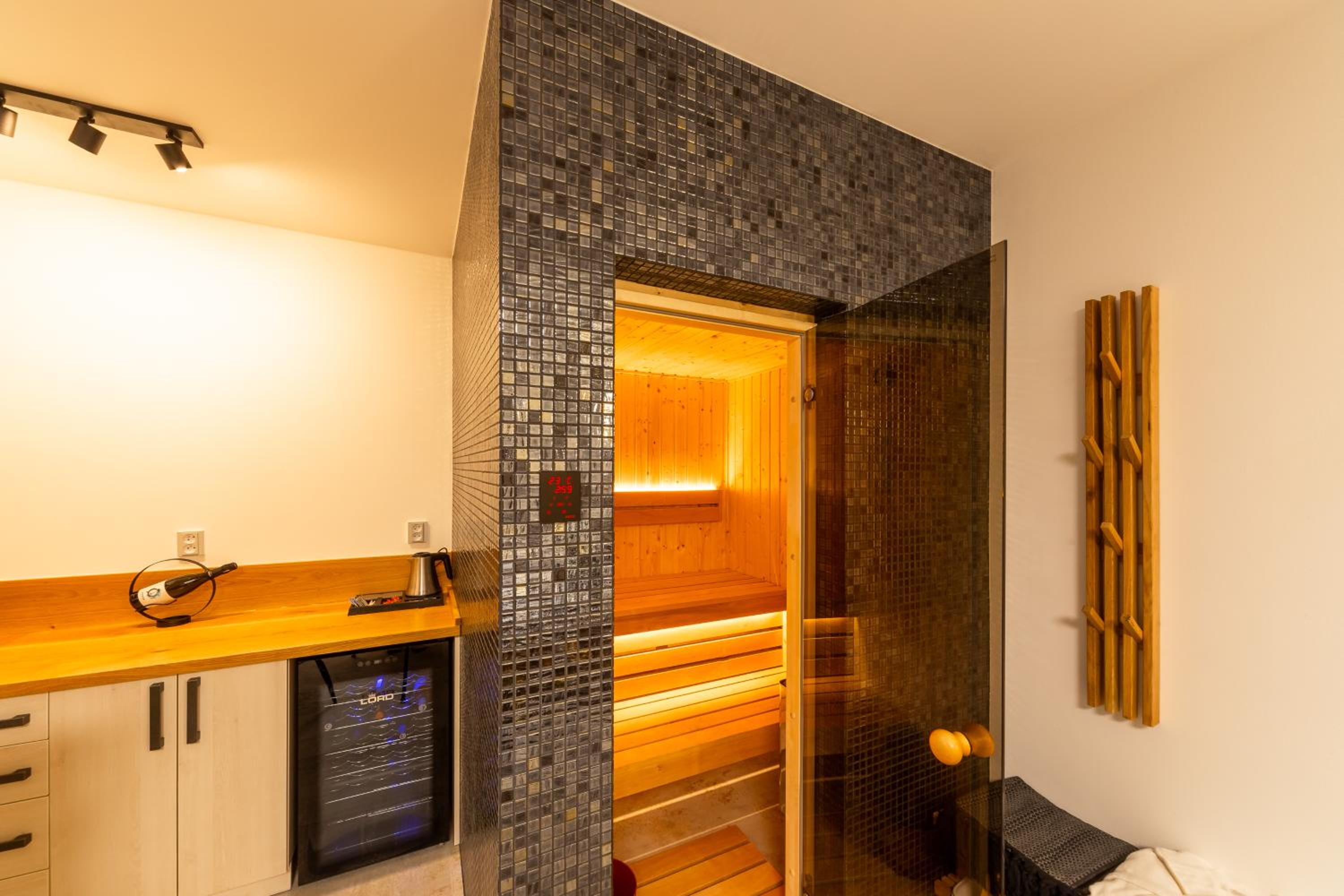 Apartment with Sauna - Photo 3