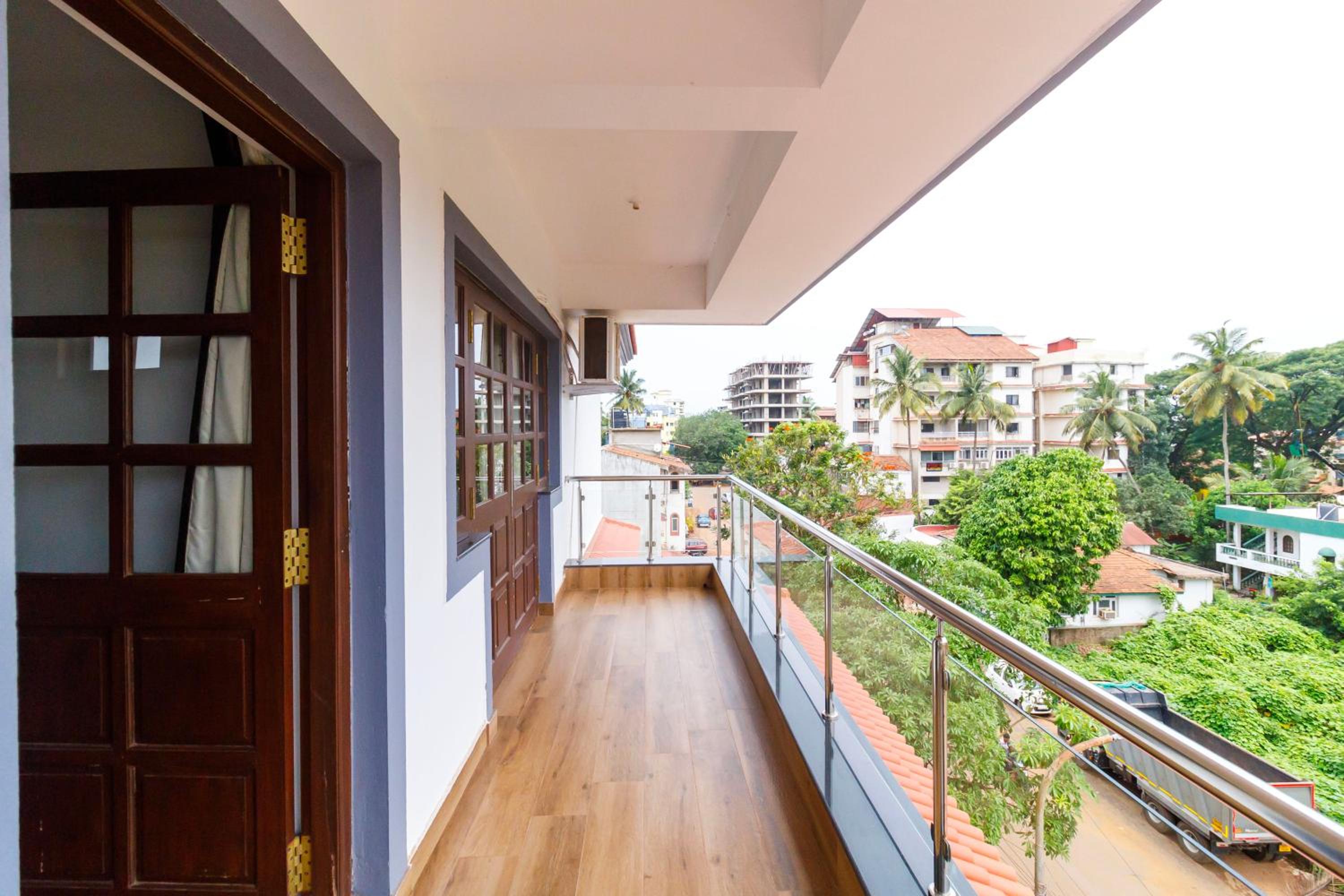 Family Room with Balcony photo 2