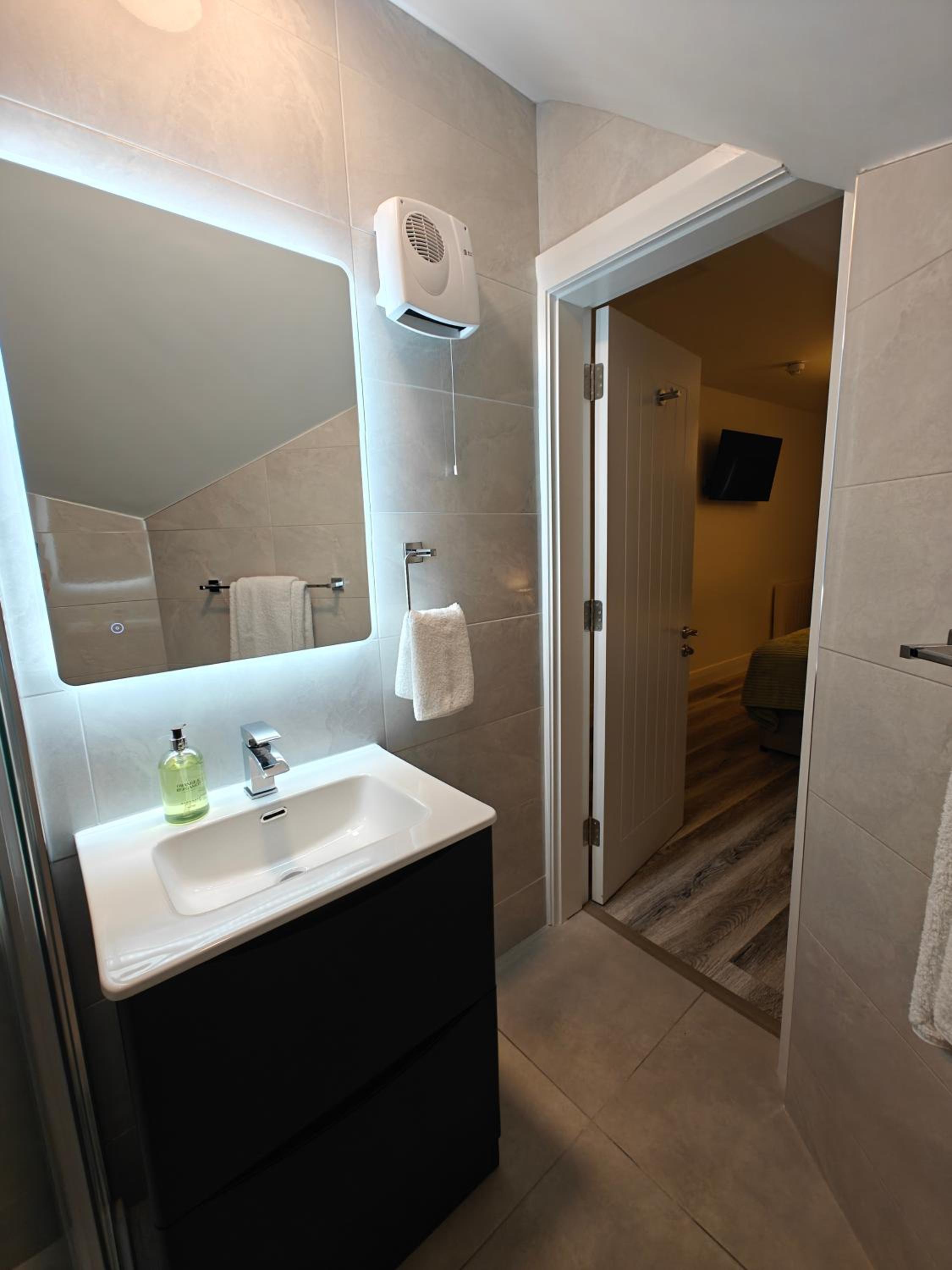 Double Room with Extra Bed photo 3