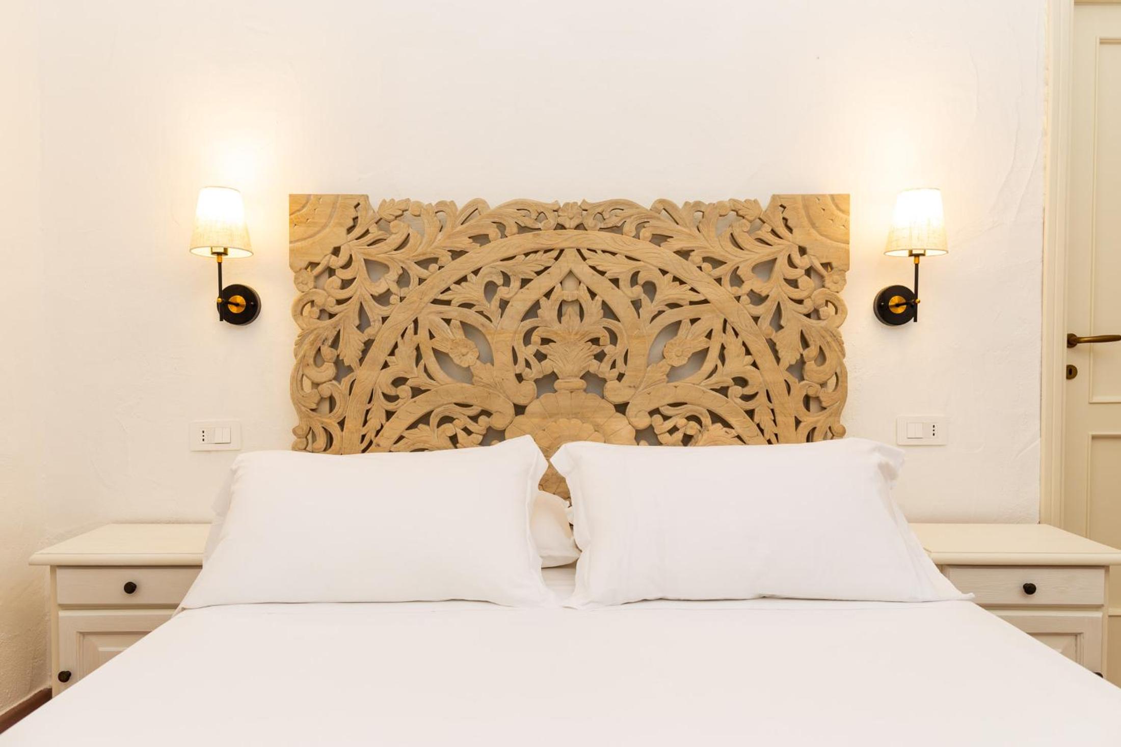 Standard Double Room - Photo 8