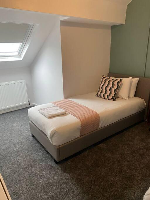 Three-Bedroom House photo 3