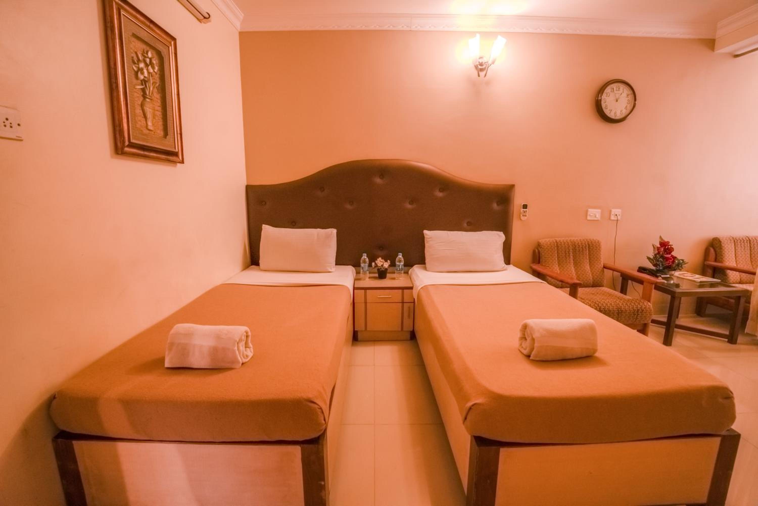 Deluxe Room - Photo 13