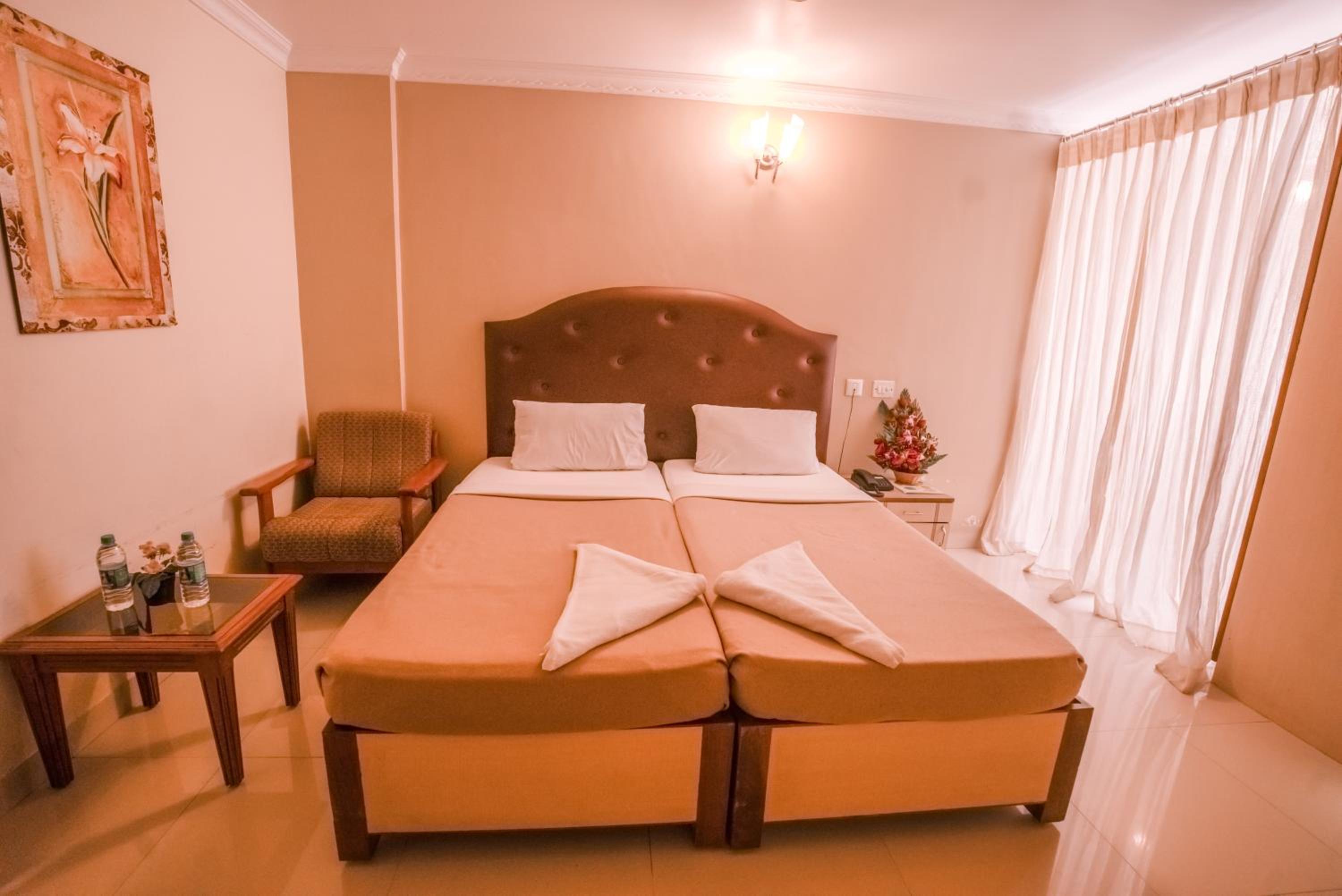 Deluxe Room - Photo 12