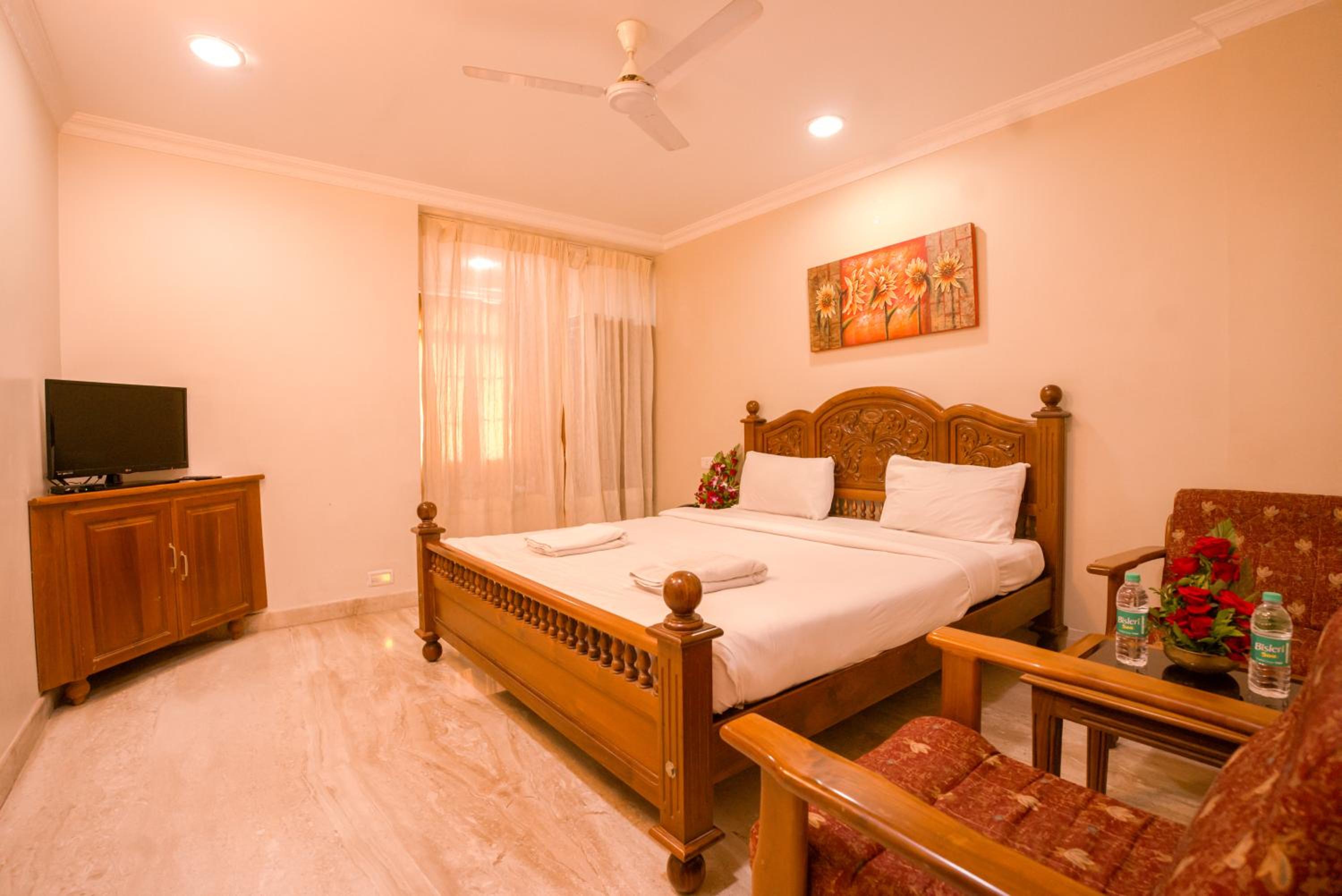 Deluxe Room - Photo 11