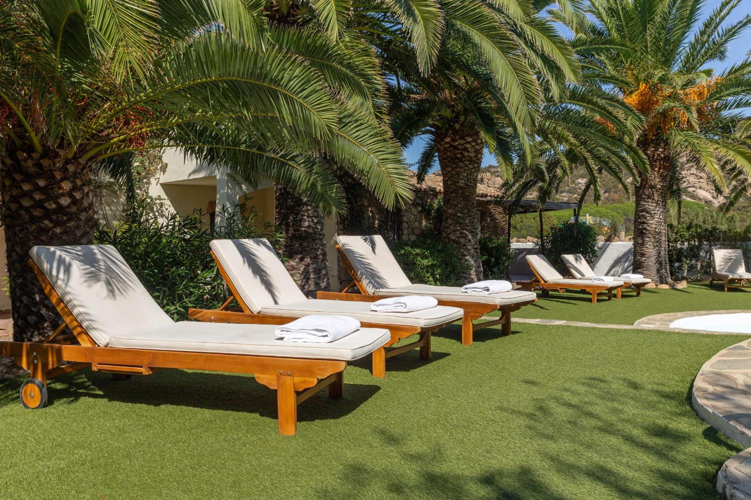 Double or Twin Room with Swimming Pool Access - Photo 10