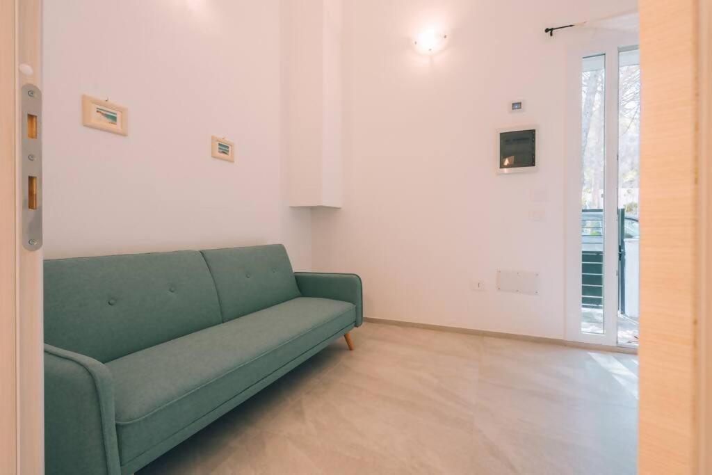 One-Bedroom Apartment photo 3