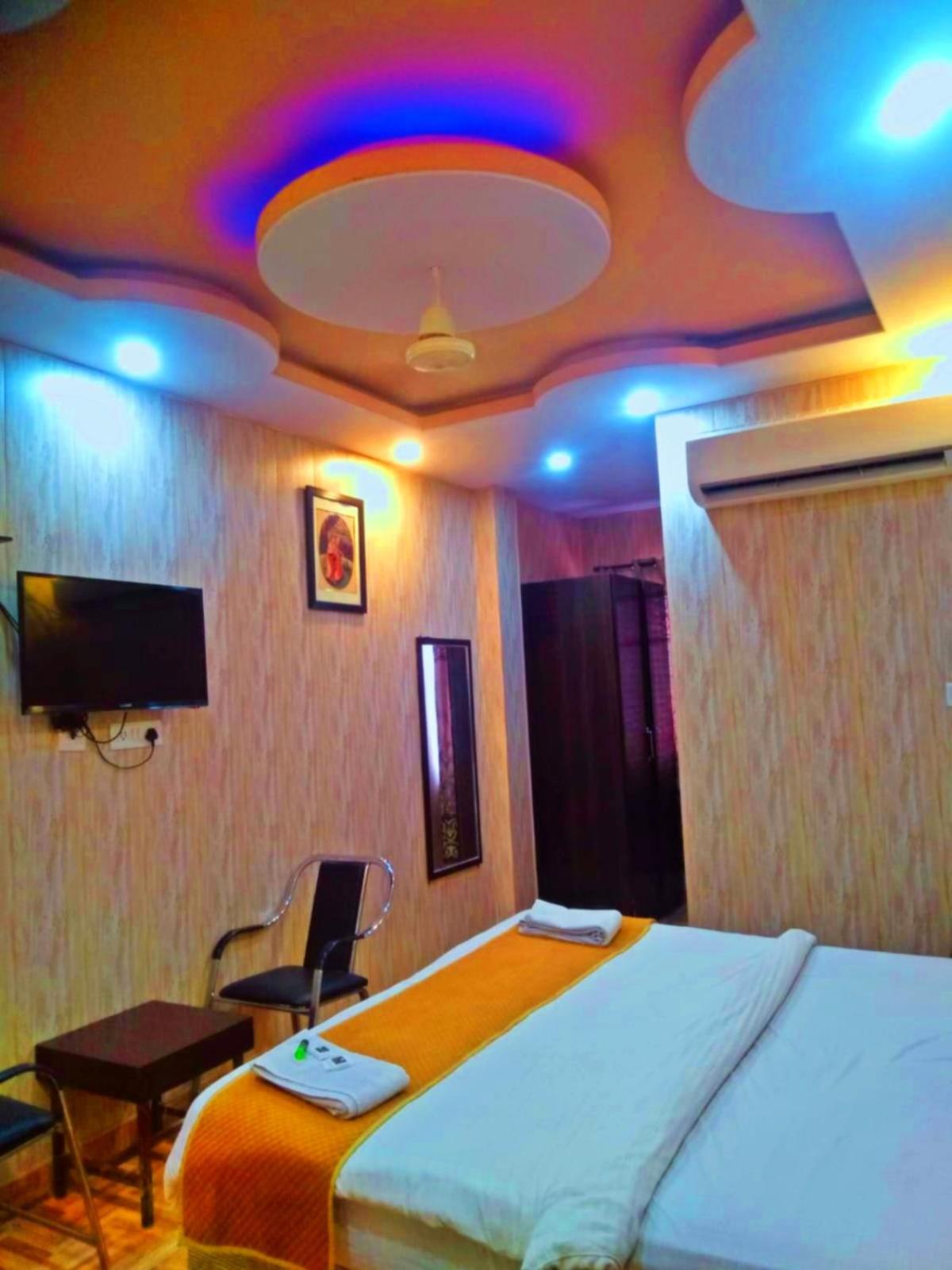 Double Room - Photo 11