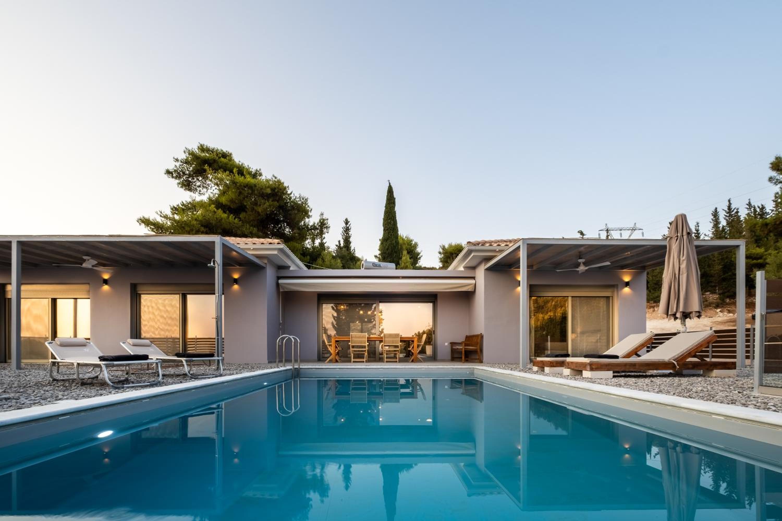 Three-Bedroom Villa photo 2