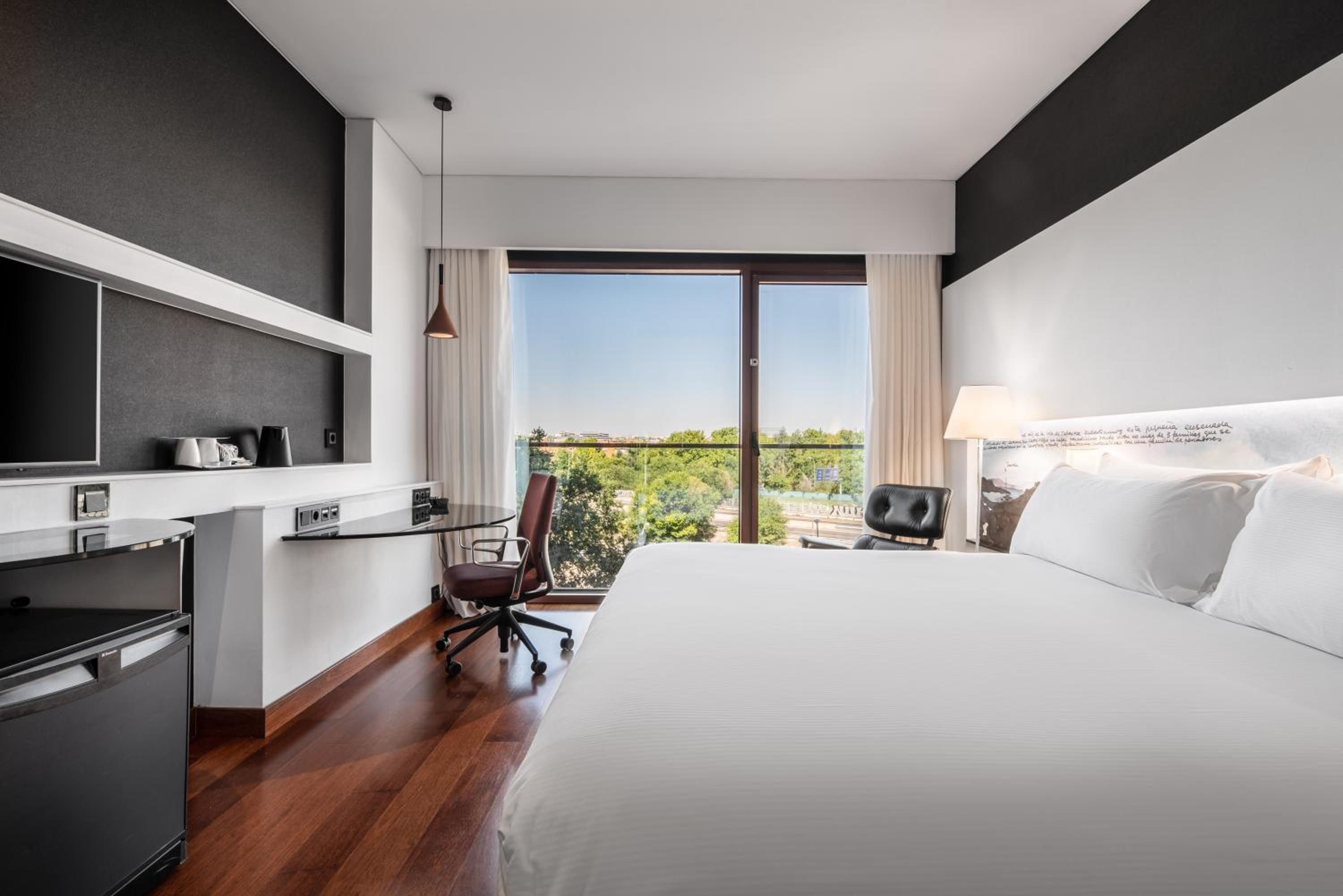 King Room with Urban View