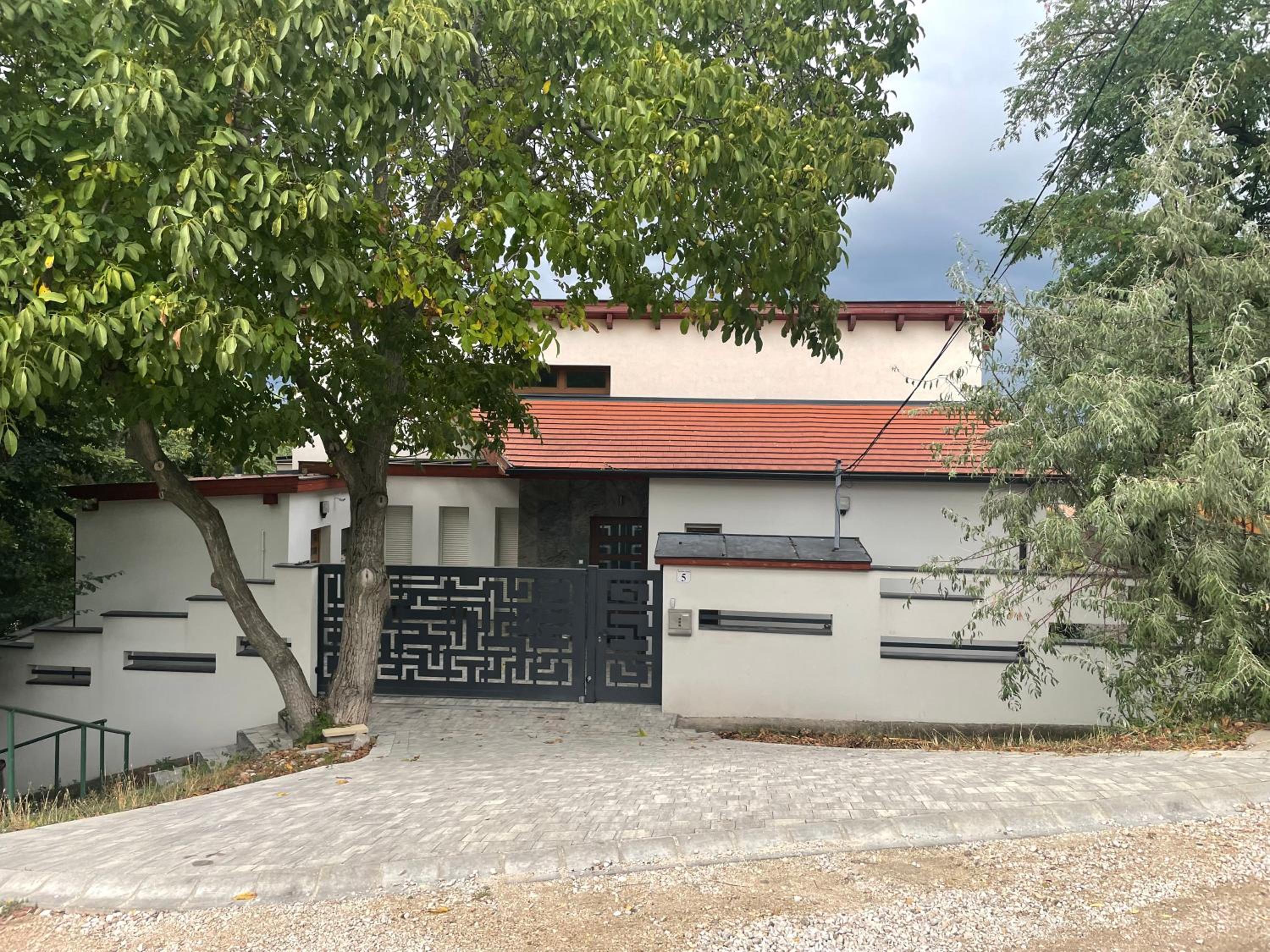 Three-Bedroom Villa photo 1