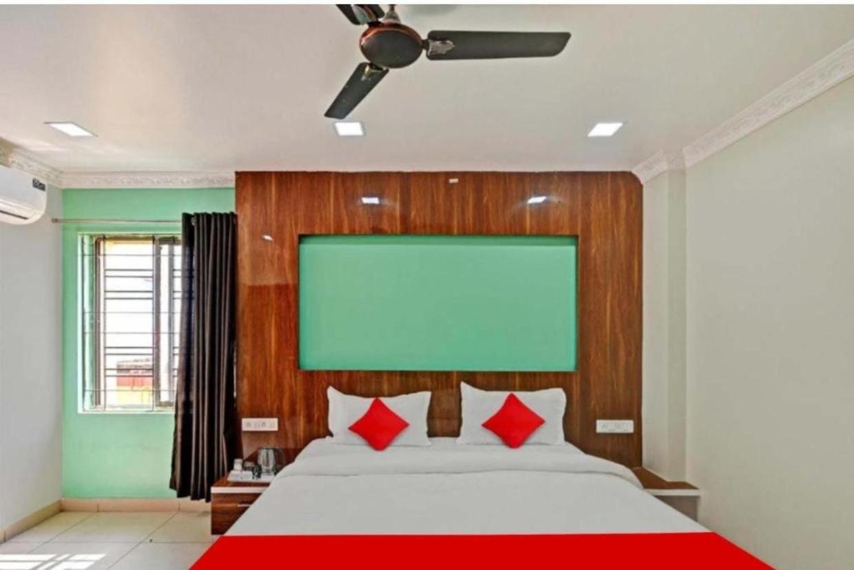 Deluxe Double Room (2 Adults + 1 Child)