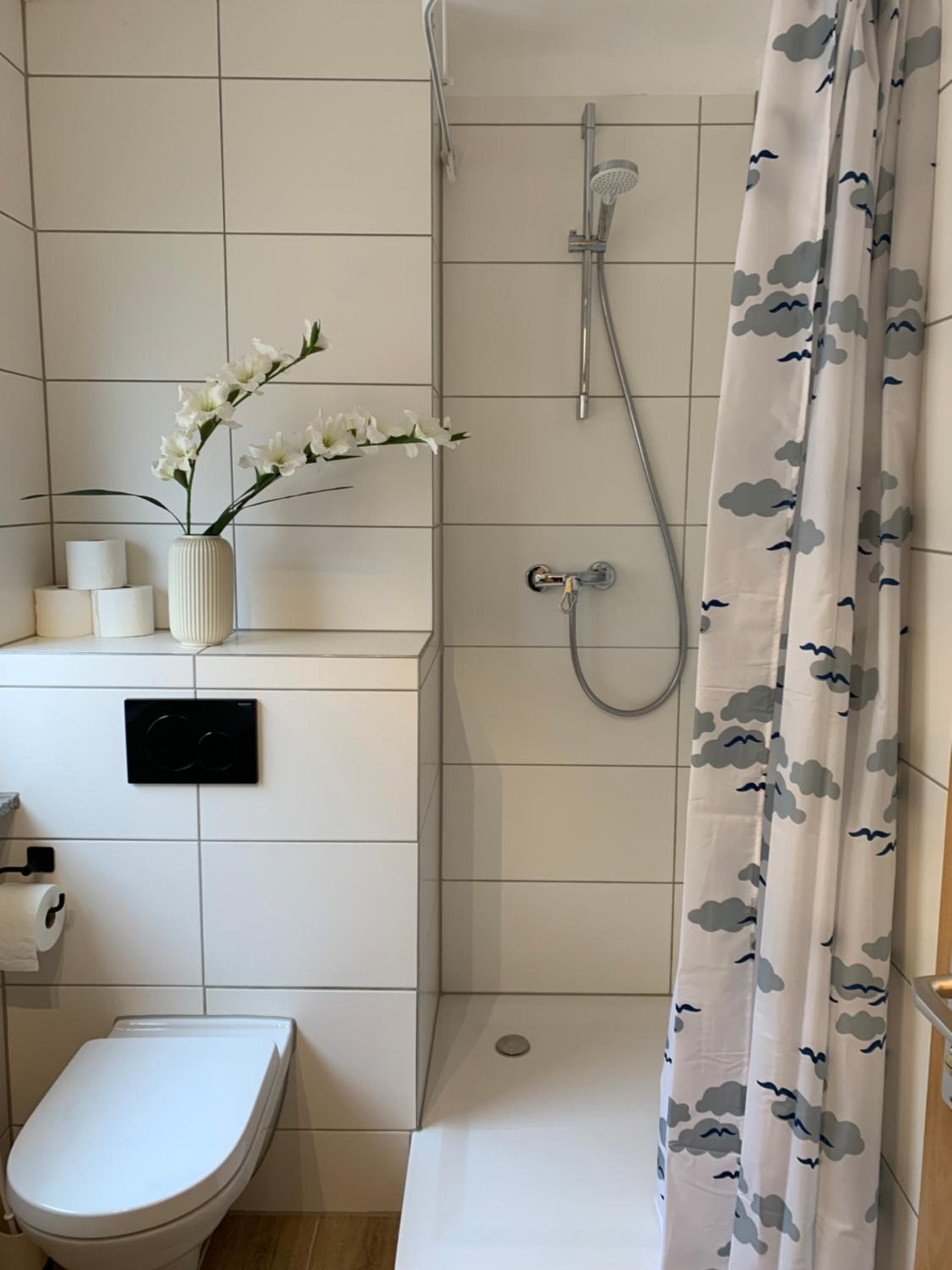 One-Bedroom Apartment with Balcony photo 2