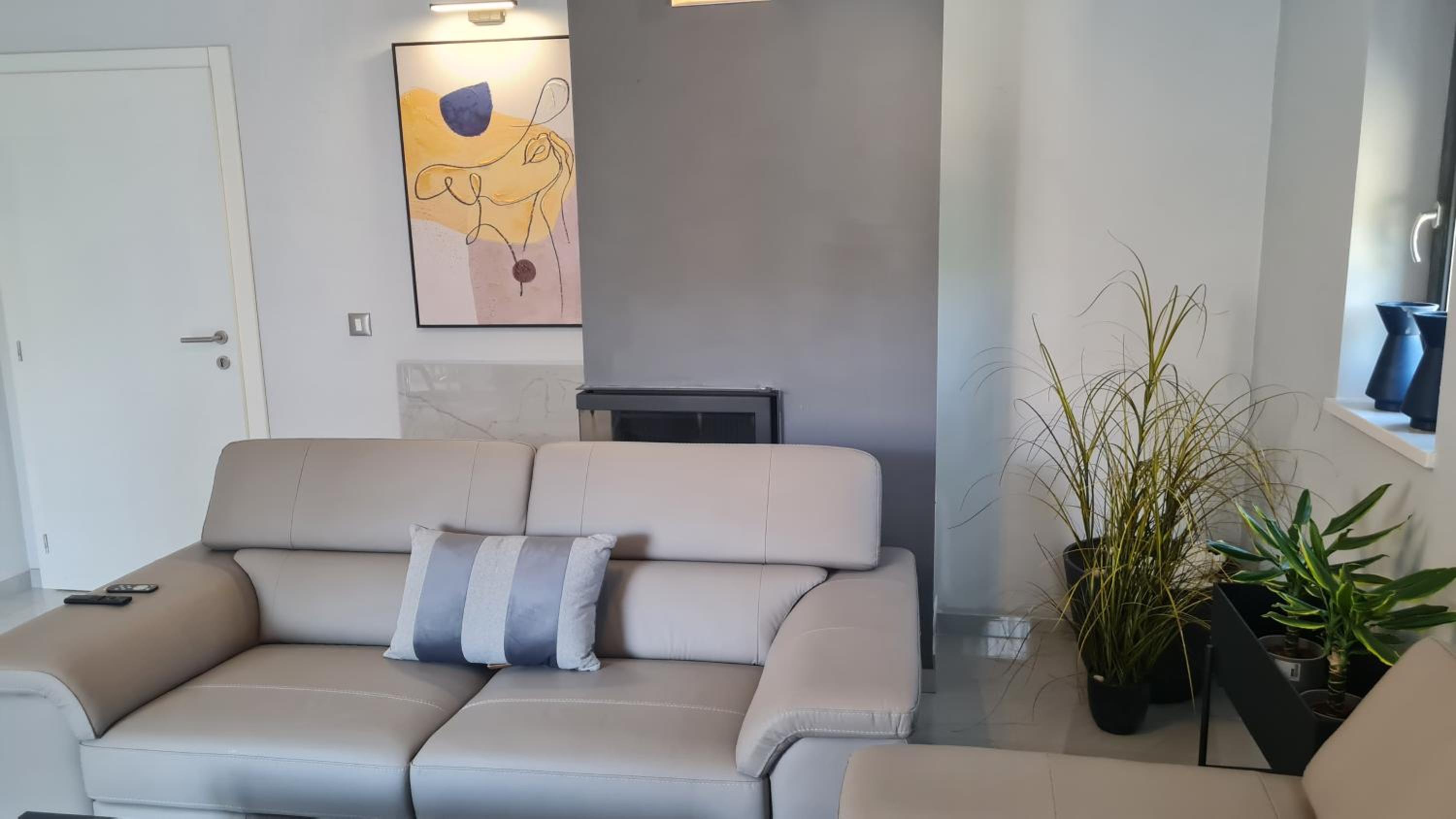 Villa photo 2