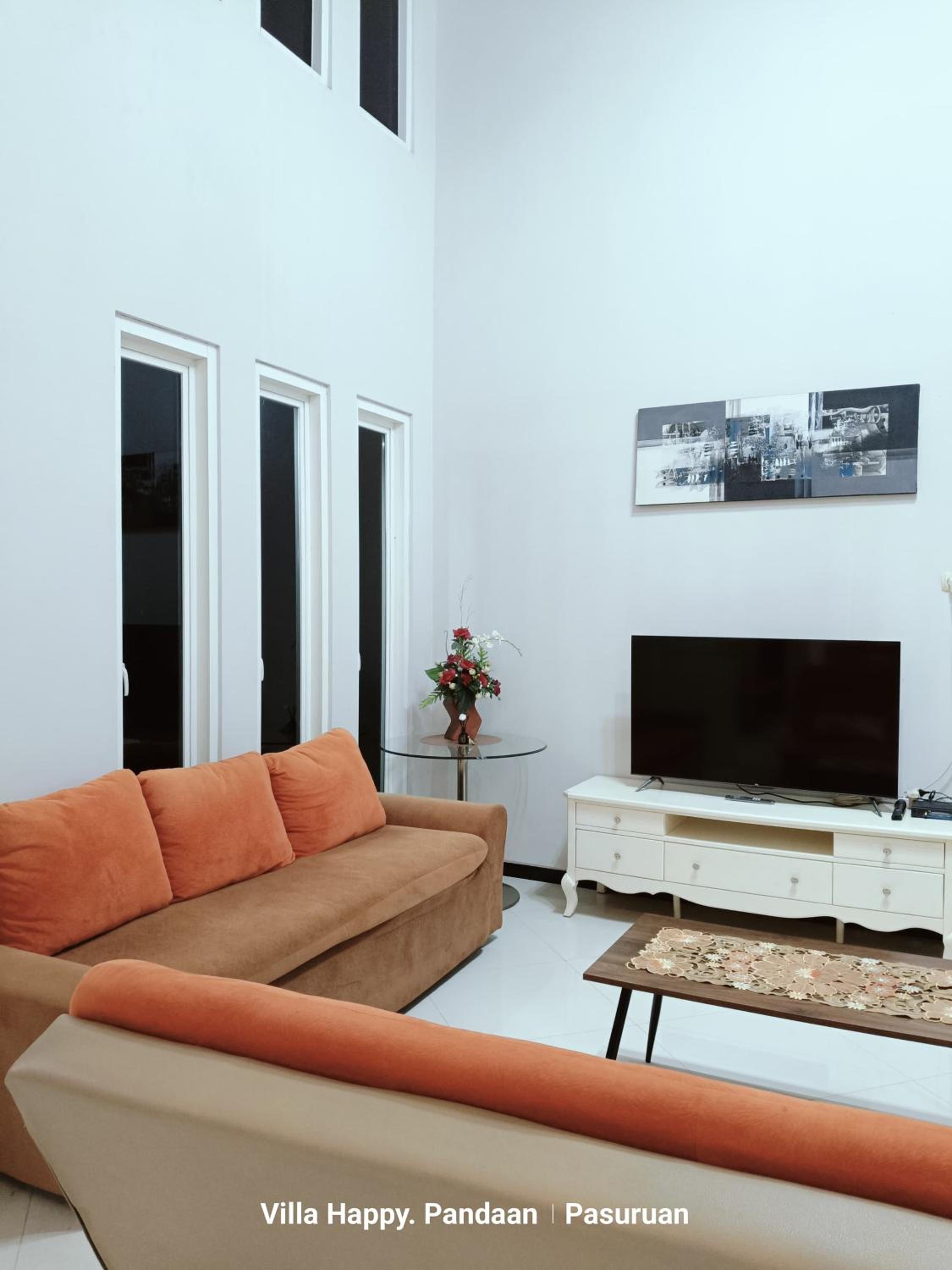 Three-Bedroom Villa photo 1