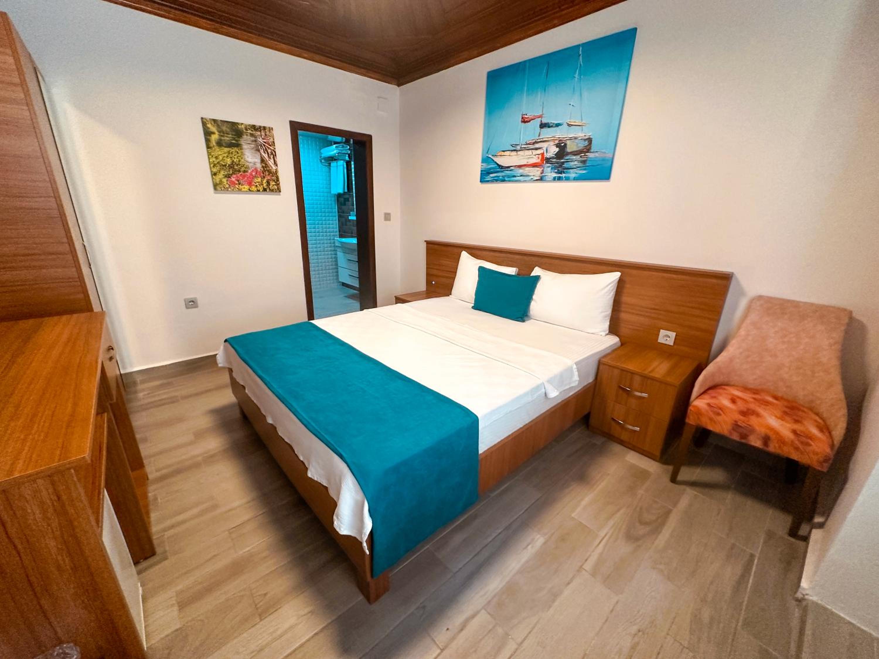 Budget Double Room photo 2