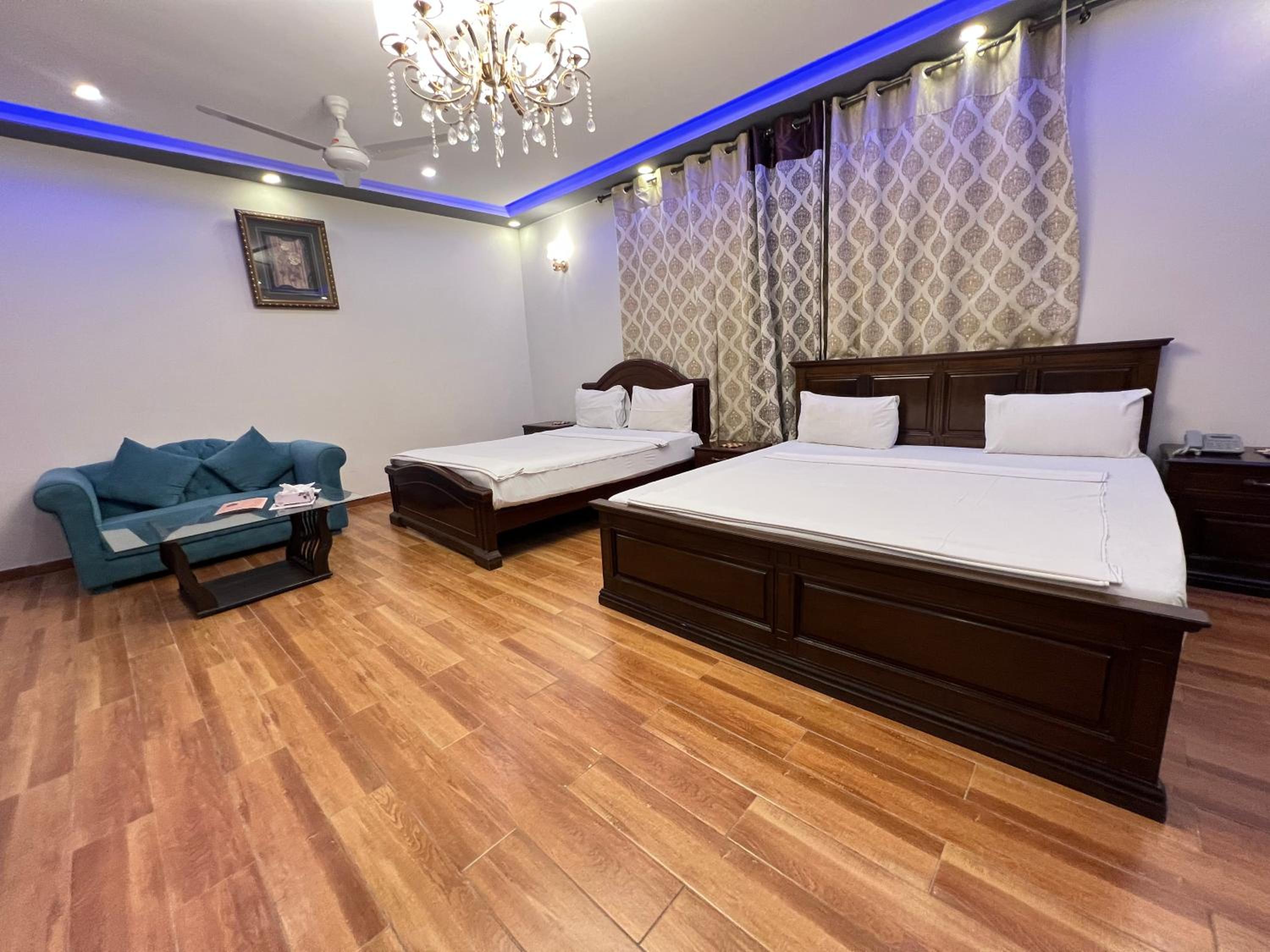 Family Double Room photo 2