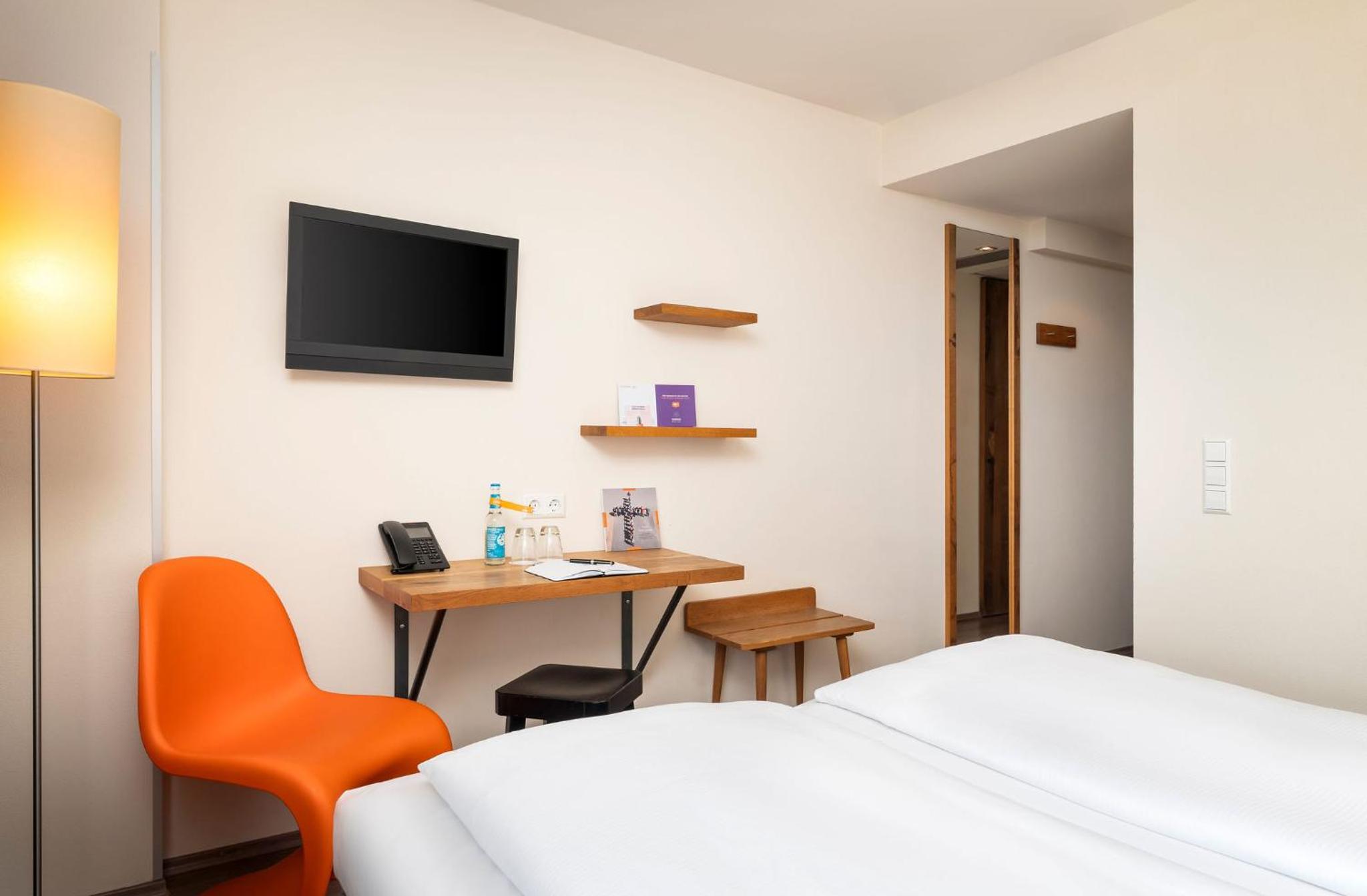 Business Double or Twin Room - Photo 3