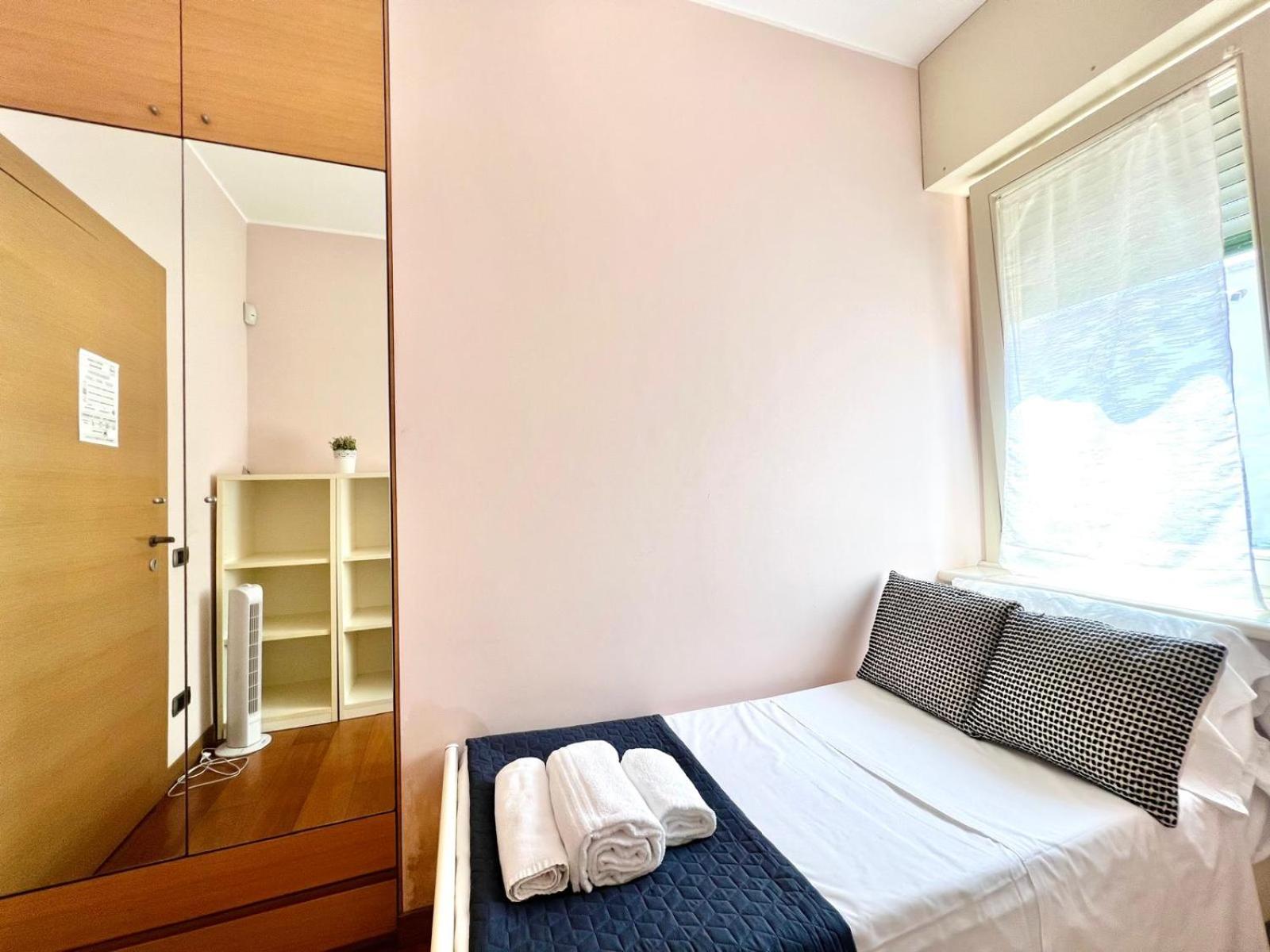 Triple Room with Shared Bathroom photo 2
