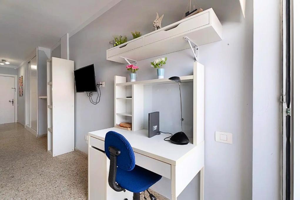 One-Bedroom Apartment photo 2