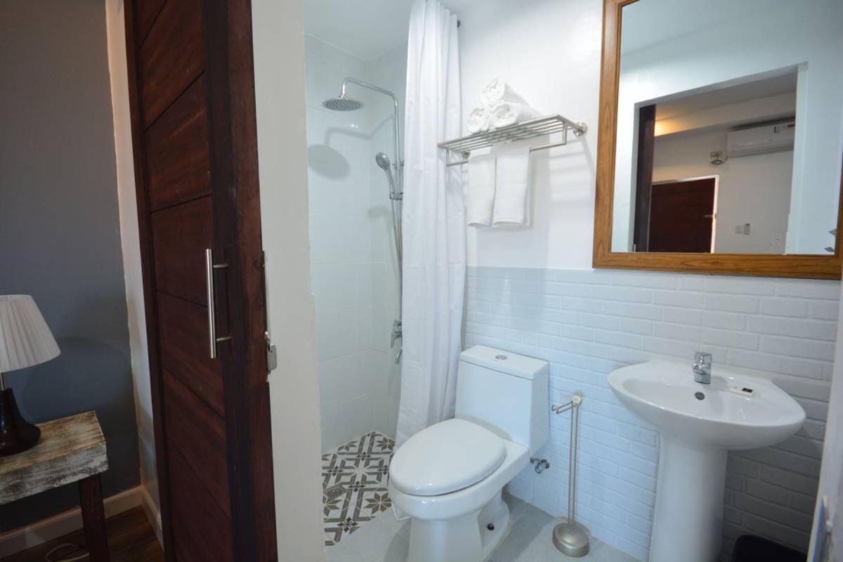 Three-Bedroom Villa photo 3