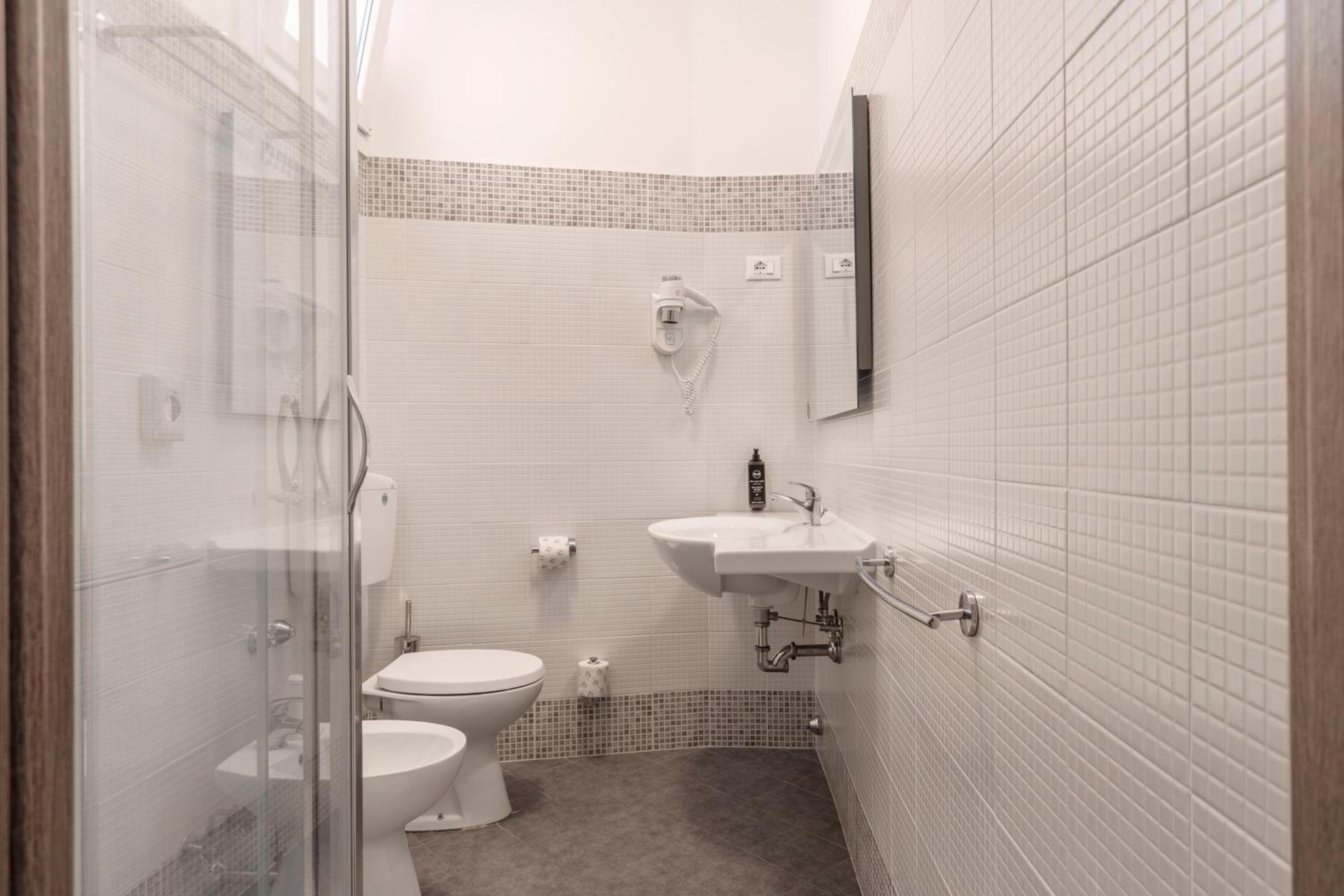 Standard Quadruple Room - Photo 2