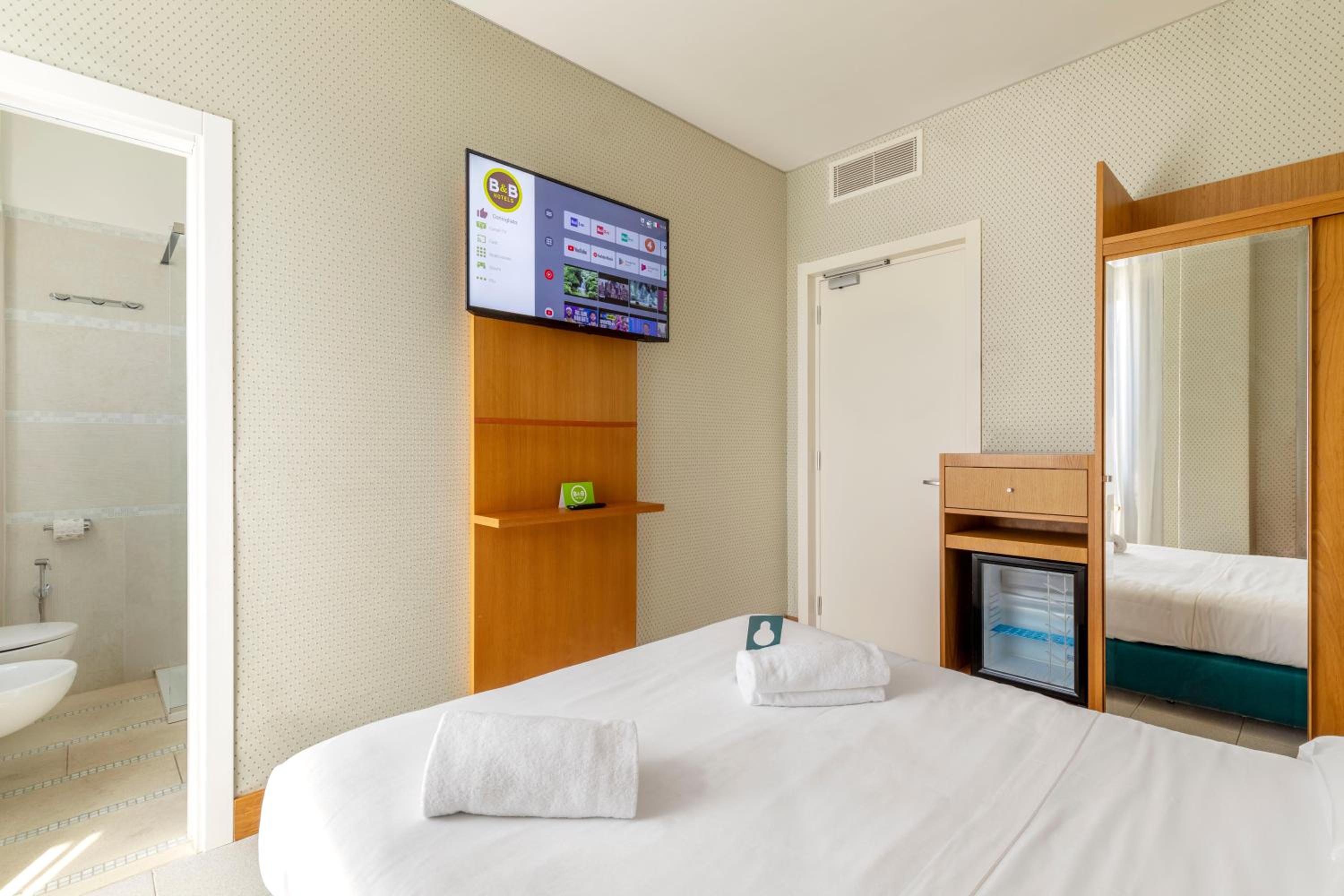 Standard Double Room - Photo 3