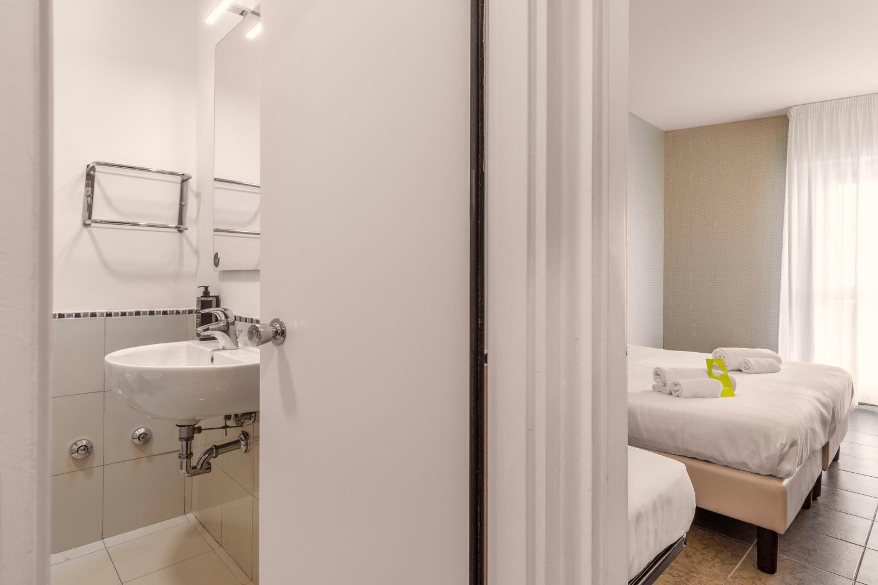 Triple Room - Photo 5