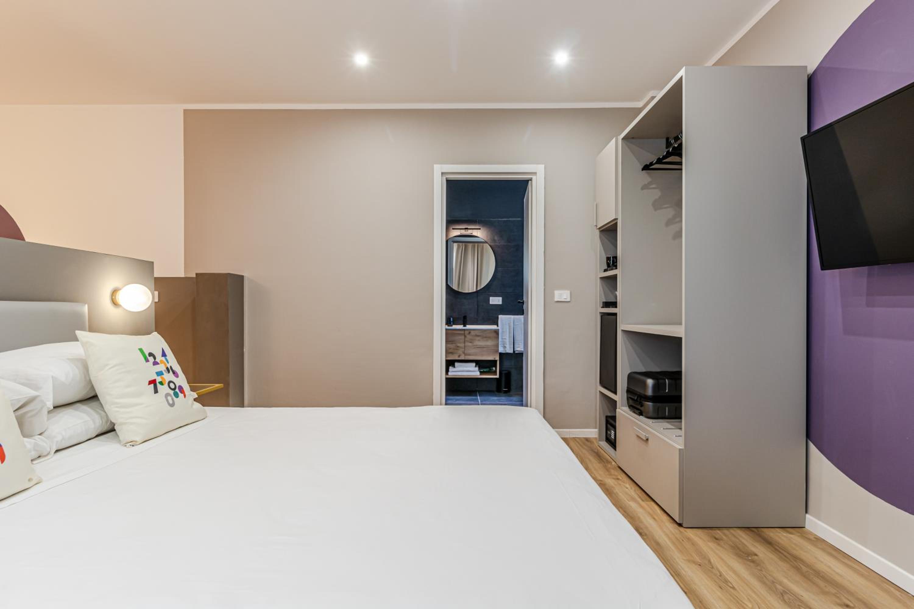 Deluxe Double Room With Bath photo 1