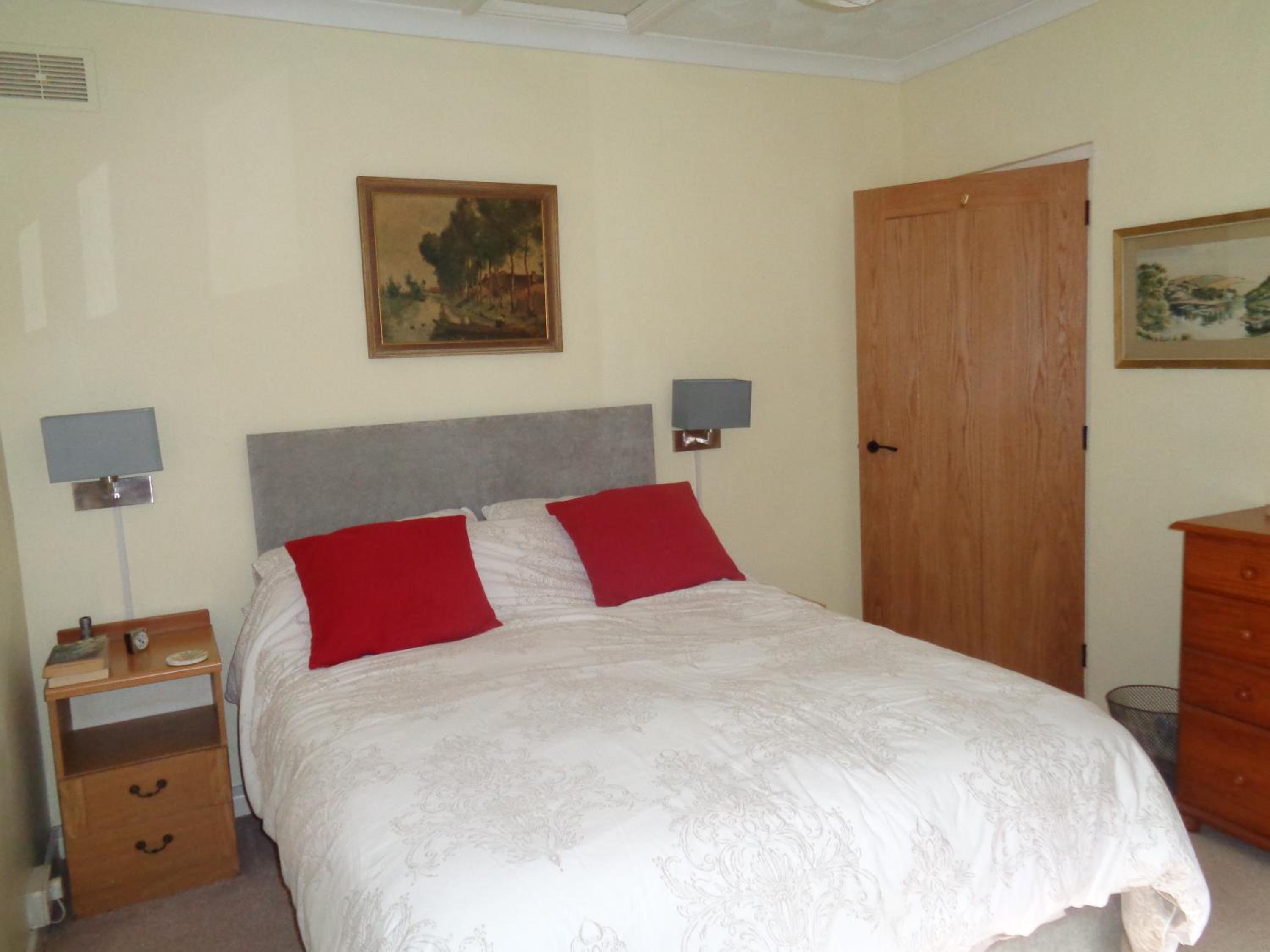 One-Bedroom House photo 1