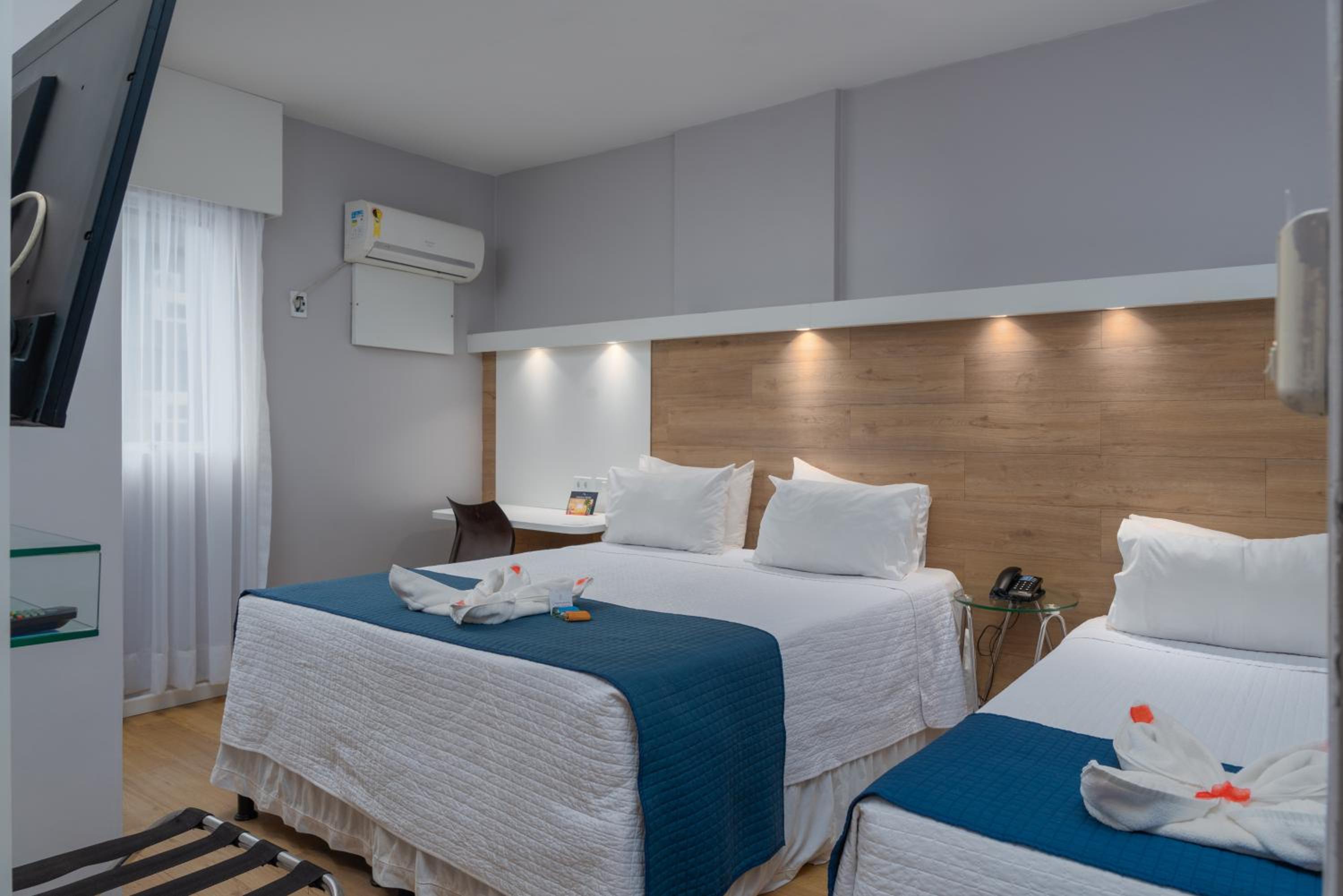 Premium Triple (Double + 1 single beds) Room without Sea View photo 2